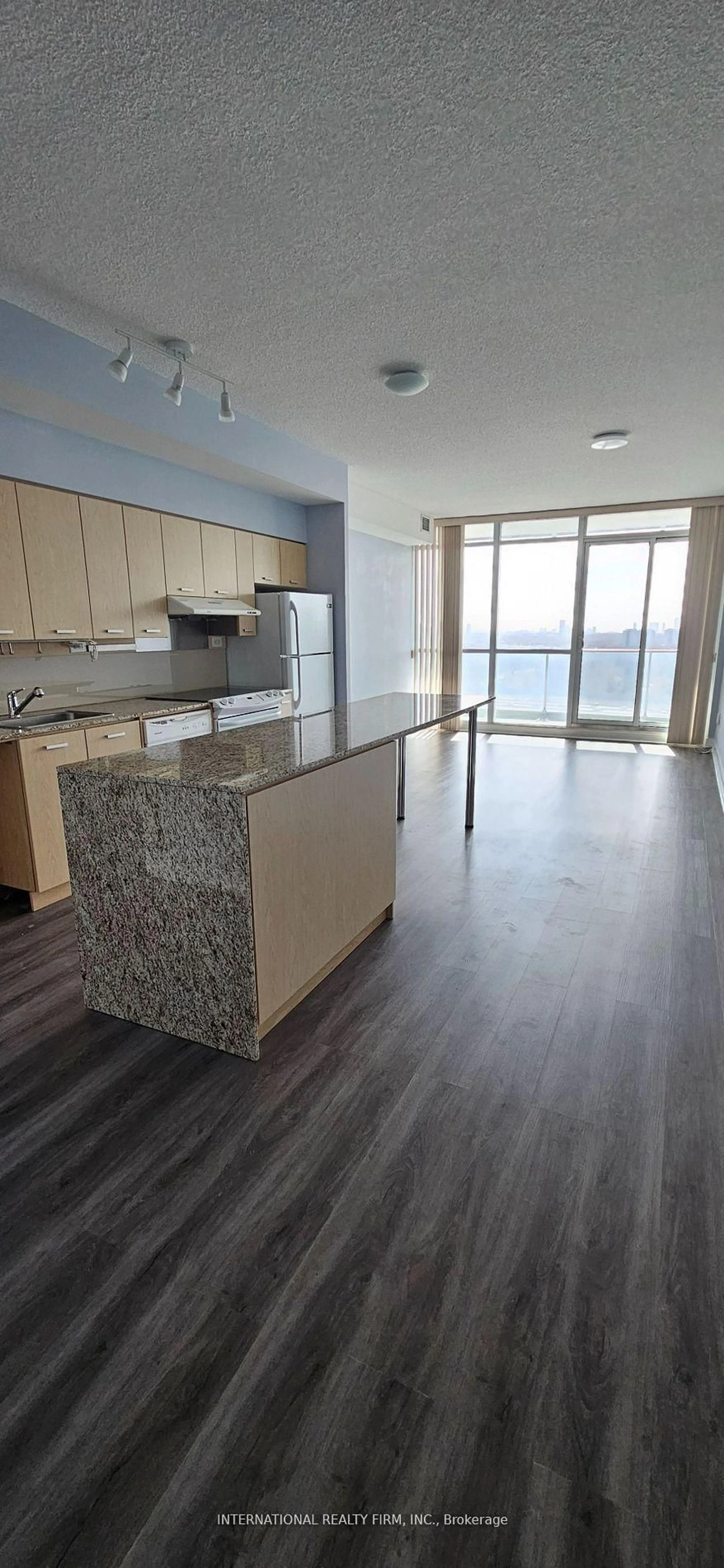 Open concept kitchen, unknown for 29 Singer Crt #2011, Toronto Ontario M2K 0B3