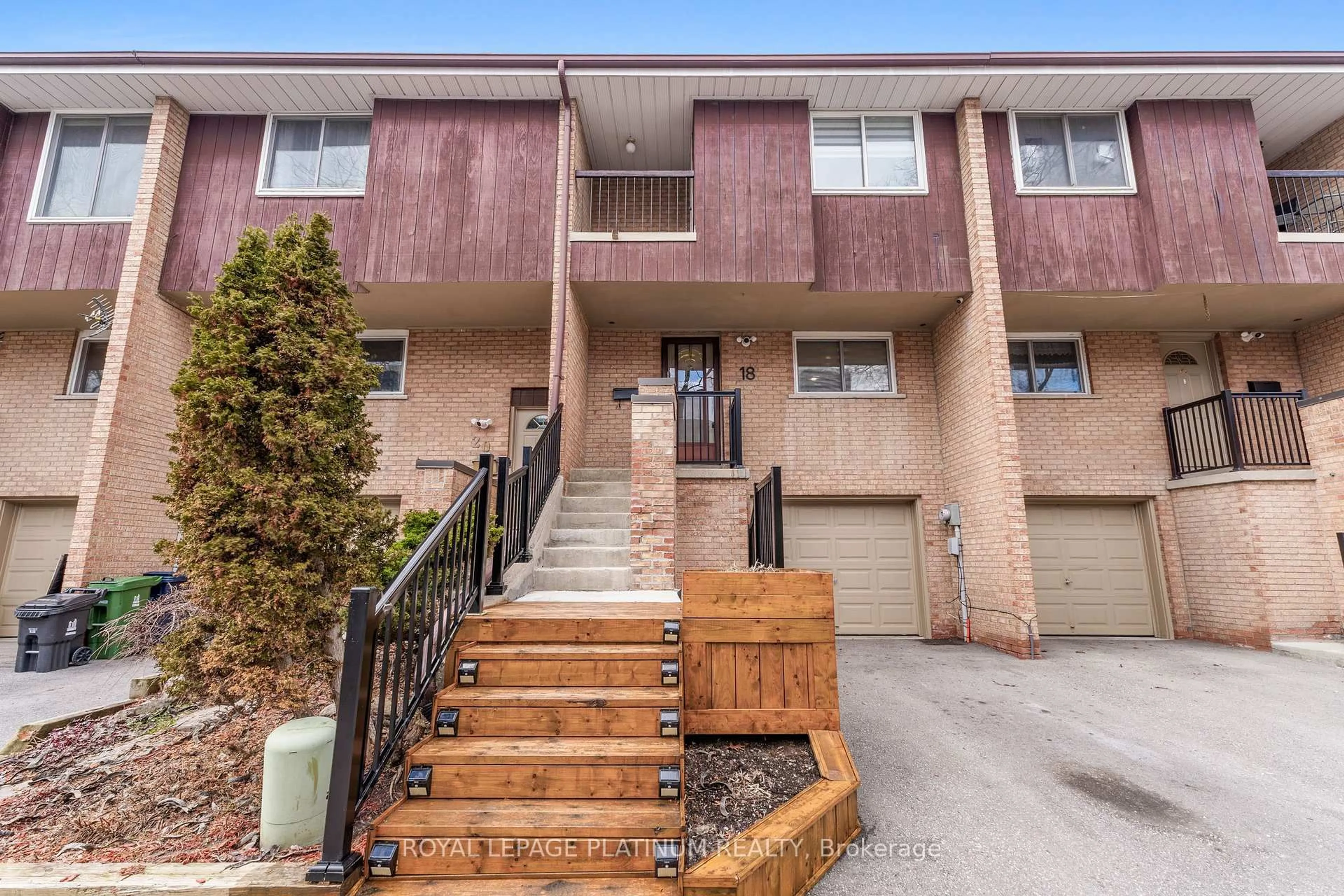 Unknown for 18 Cotton Downway #9, Toronto Ontario M2J 4V7