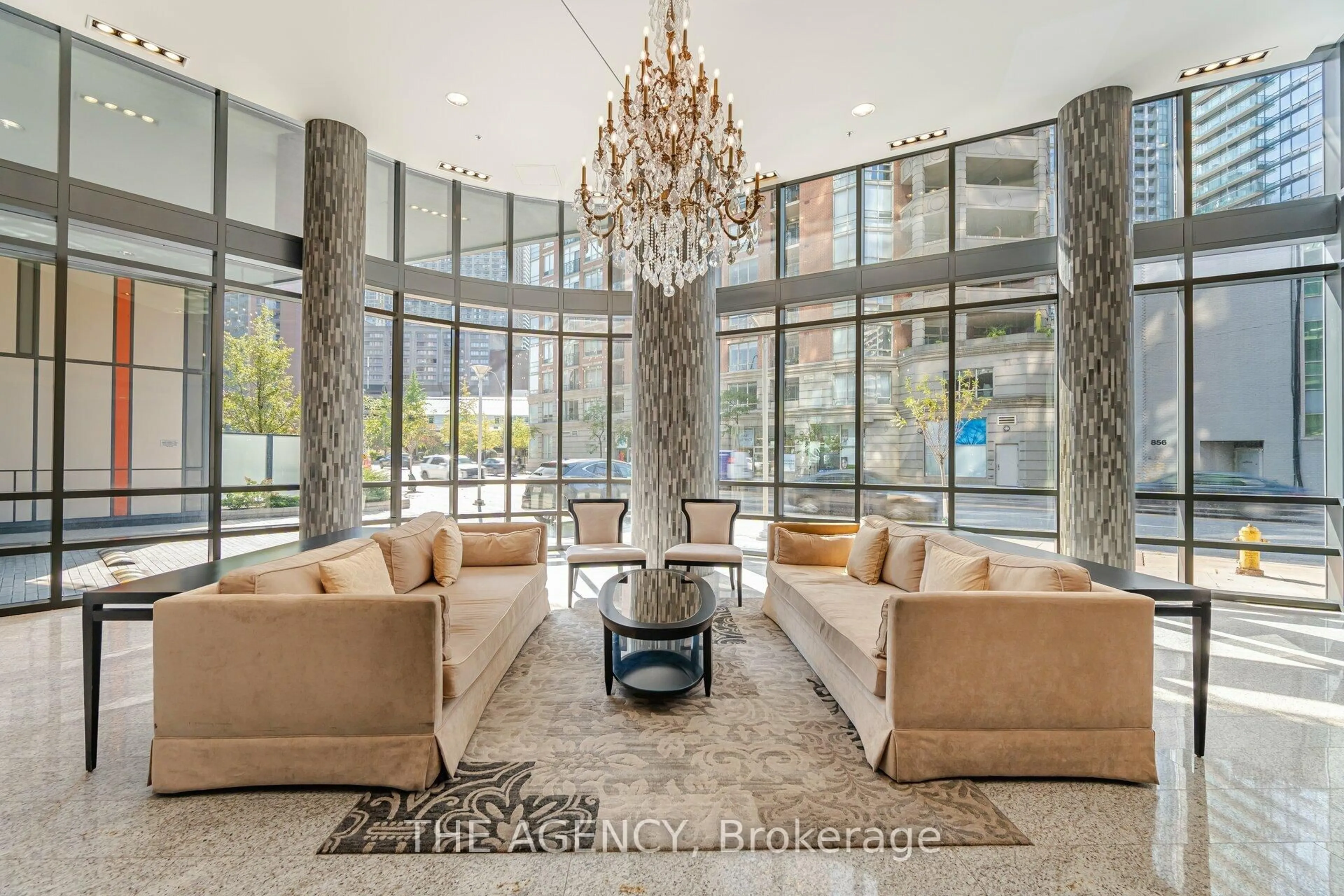 Lobby for 825 Church St #105, Toronto Ontario M4W 3Z4