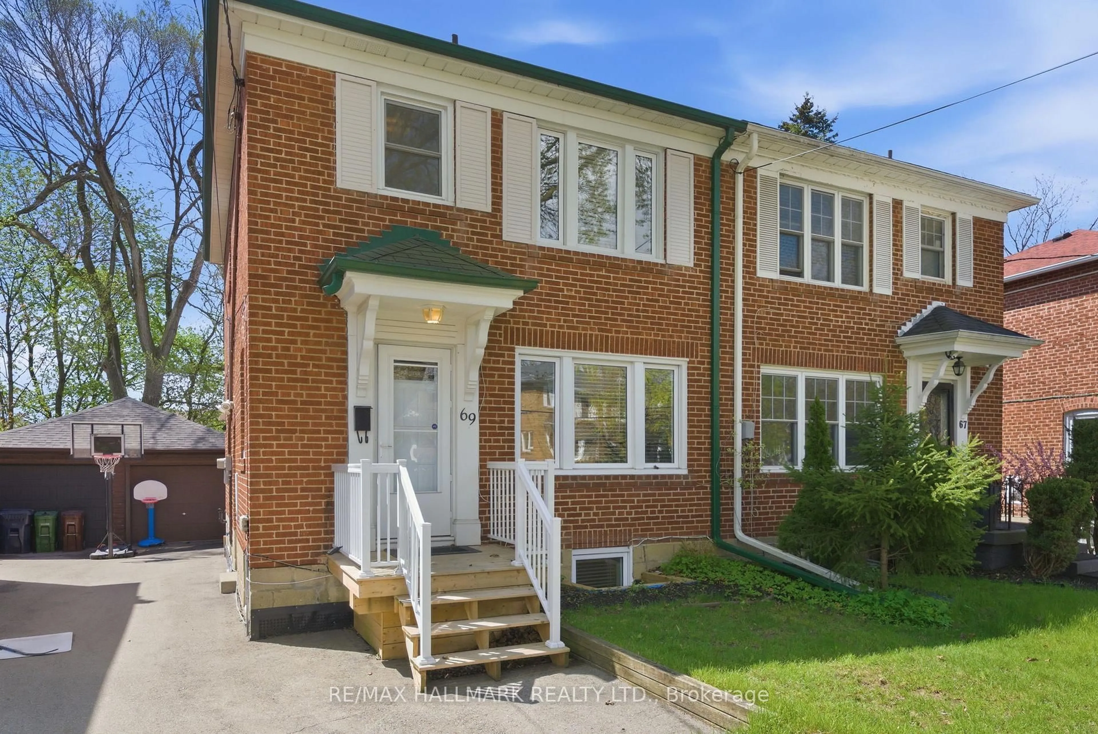 Home with brick exterior material, street for 69 Thursfield Cres, Toronto Ontario M4G 2N4