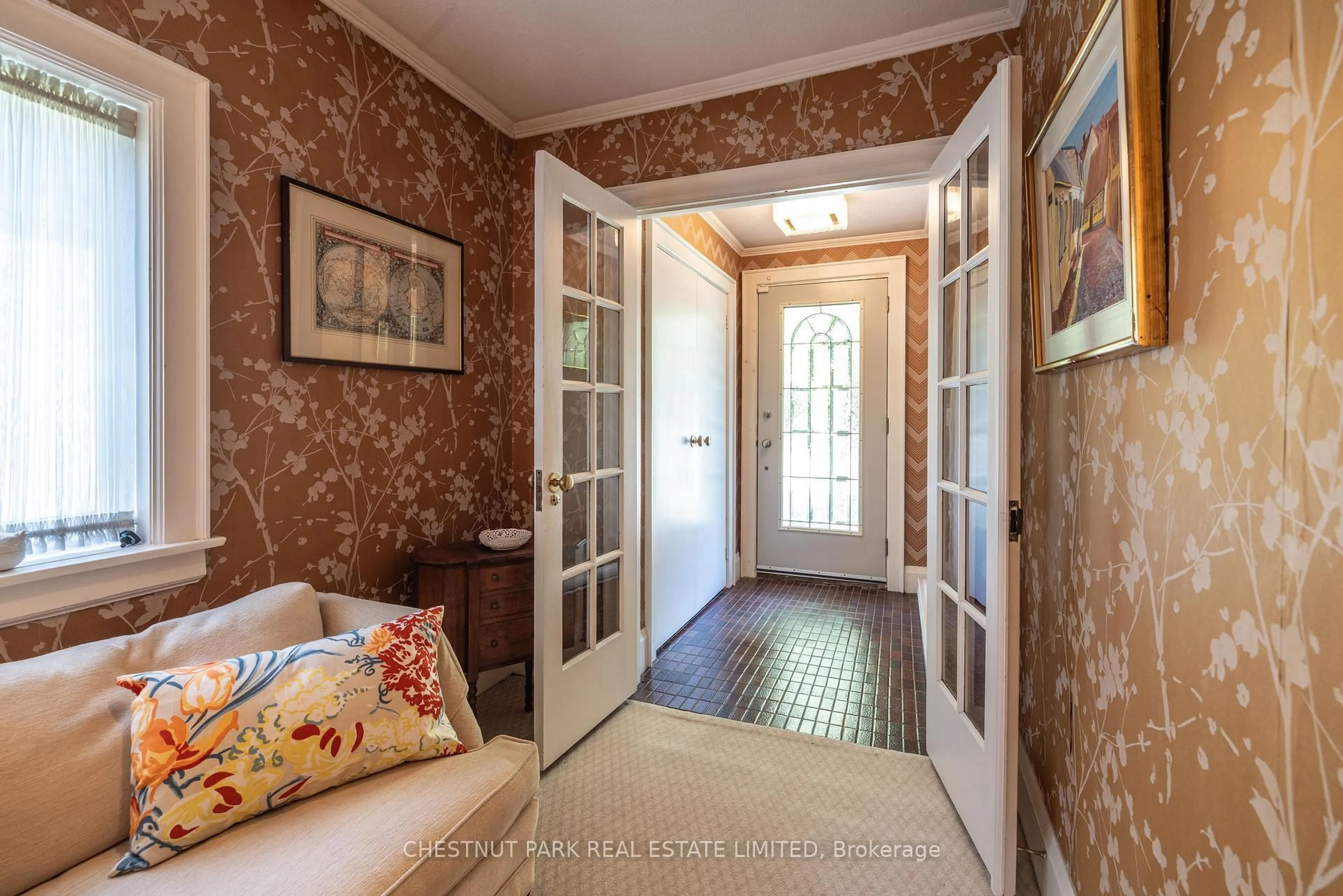 Indoor entryway for 105 Dawlish Ave, Toronto Ontario M4N 1H4