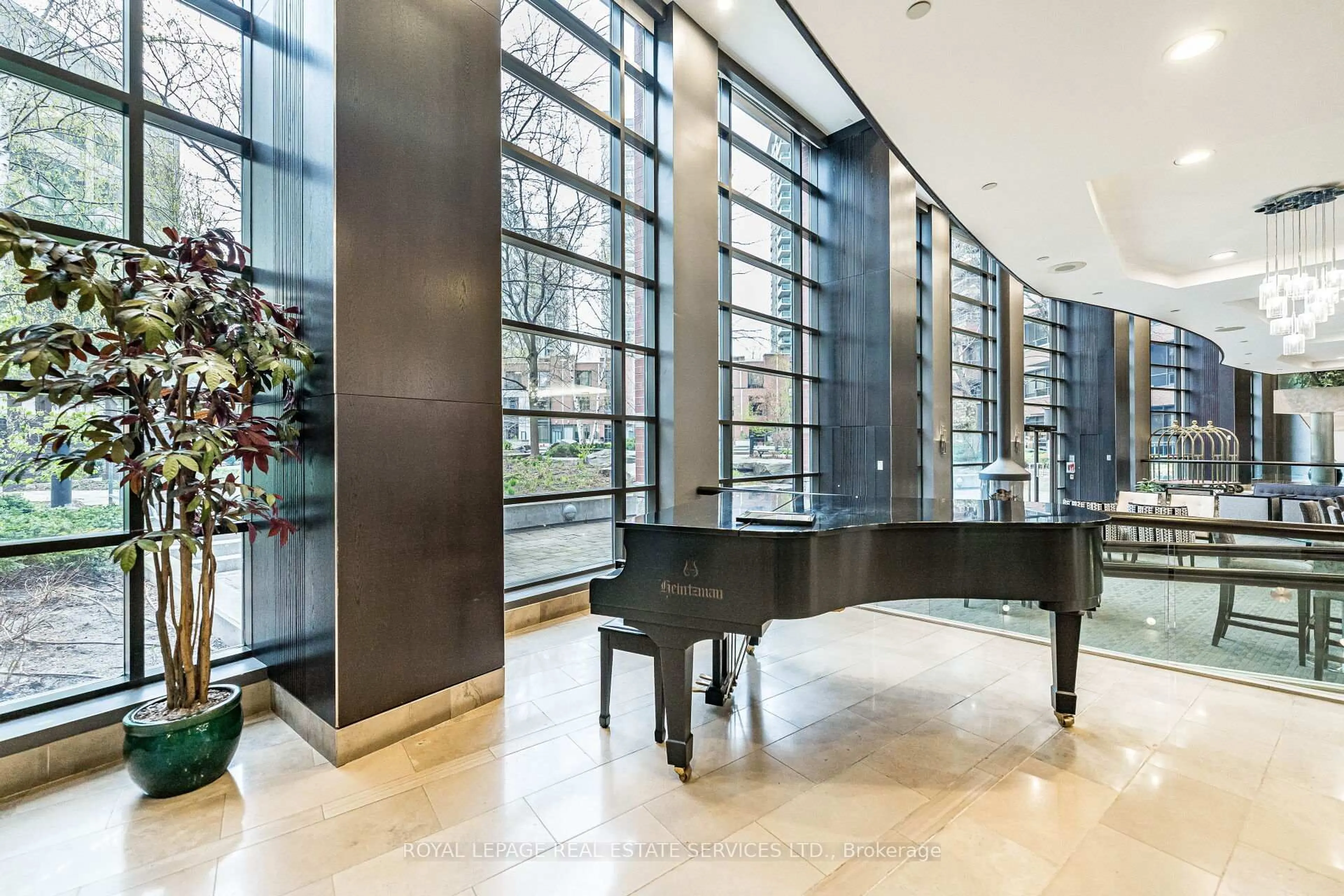 Indoor foyer for 33 Sheppard Ave #2505, Toronto Ontario M2N 7K1