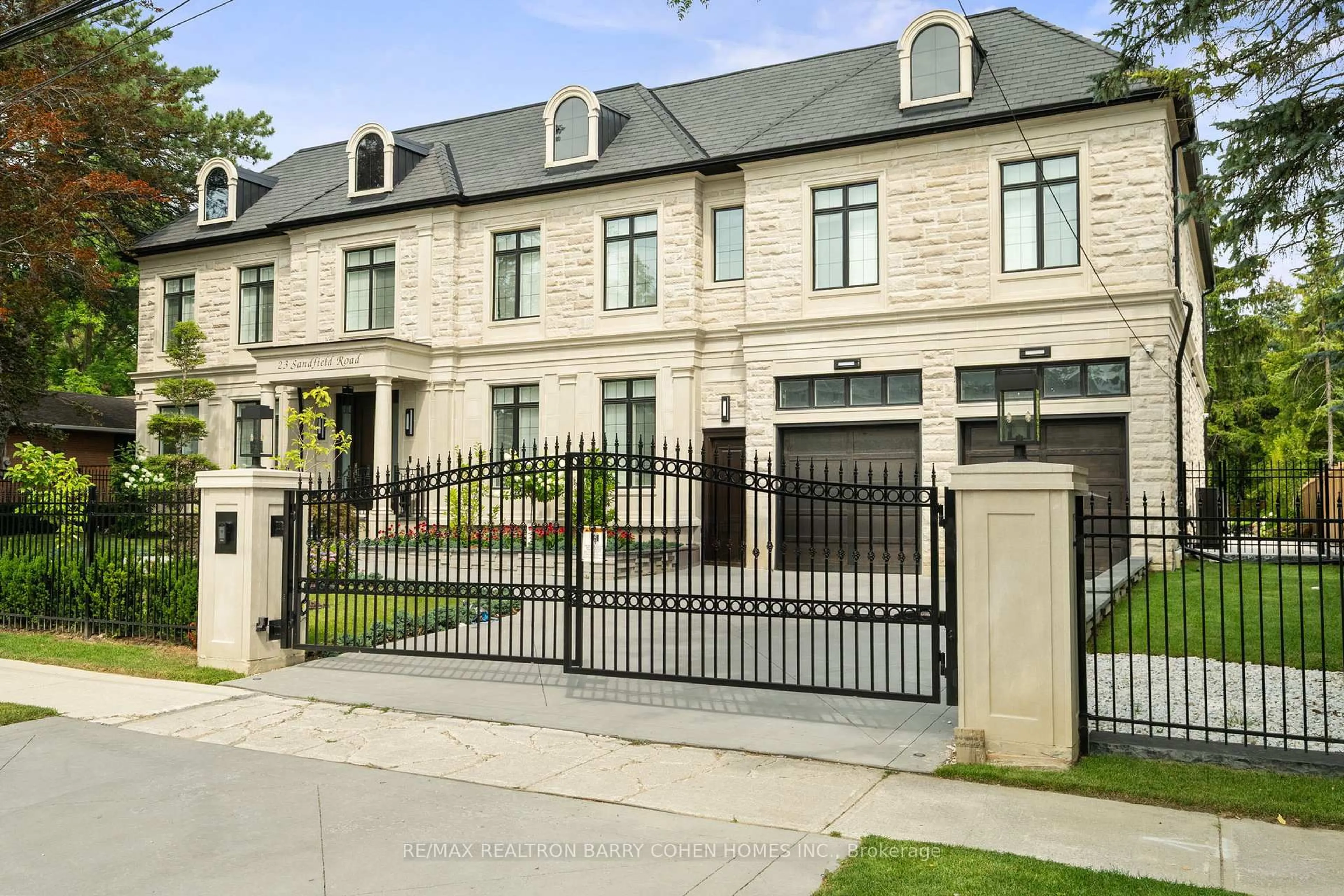 Unknown for 23 Sandfield Rd, Toronto Ontario M3B 2B5