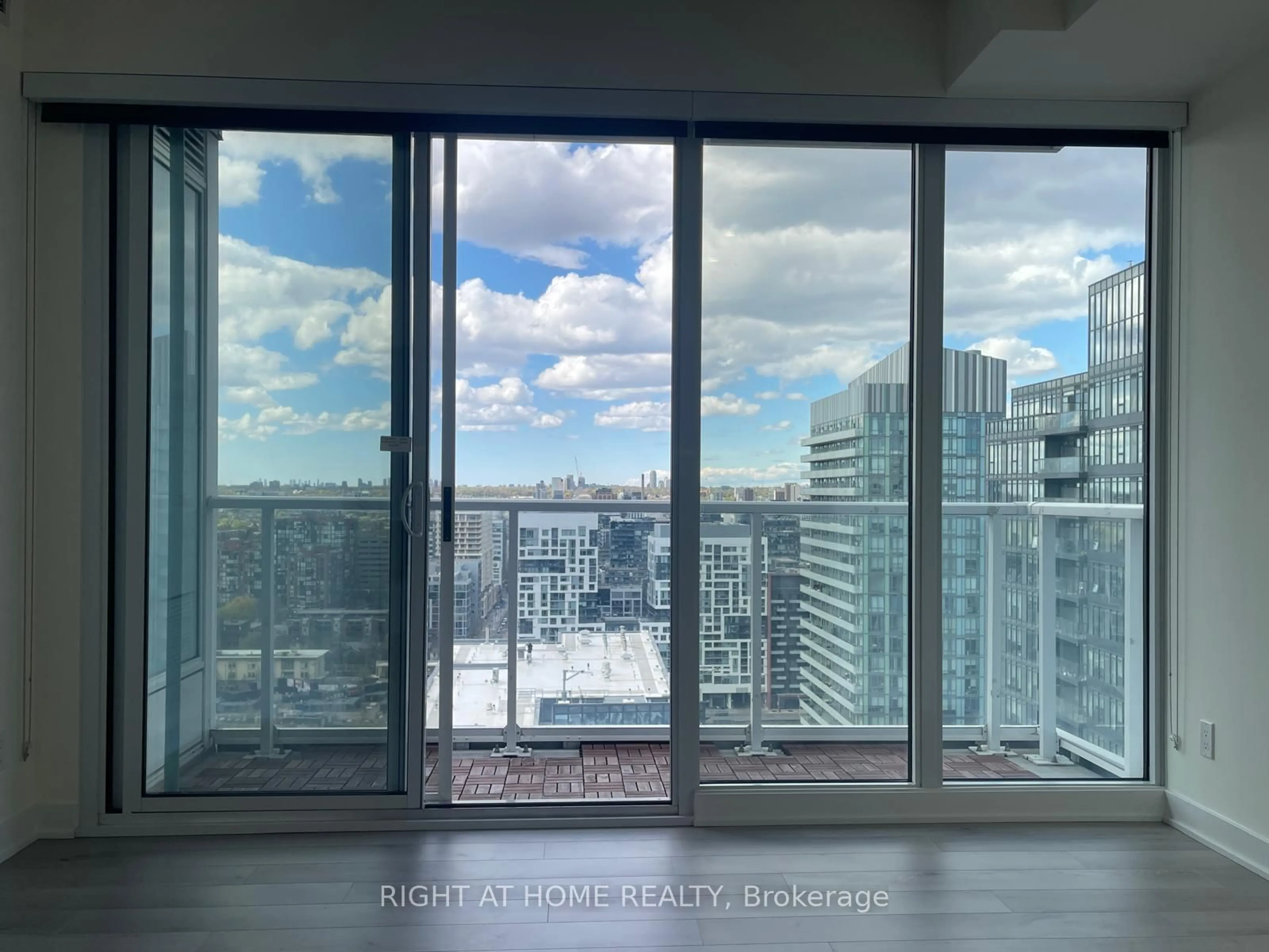 A pic of a room for 19 Bathurst St #3205, Toronto Ontario M5V 0N2