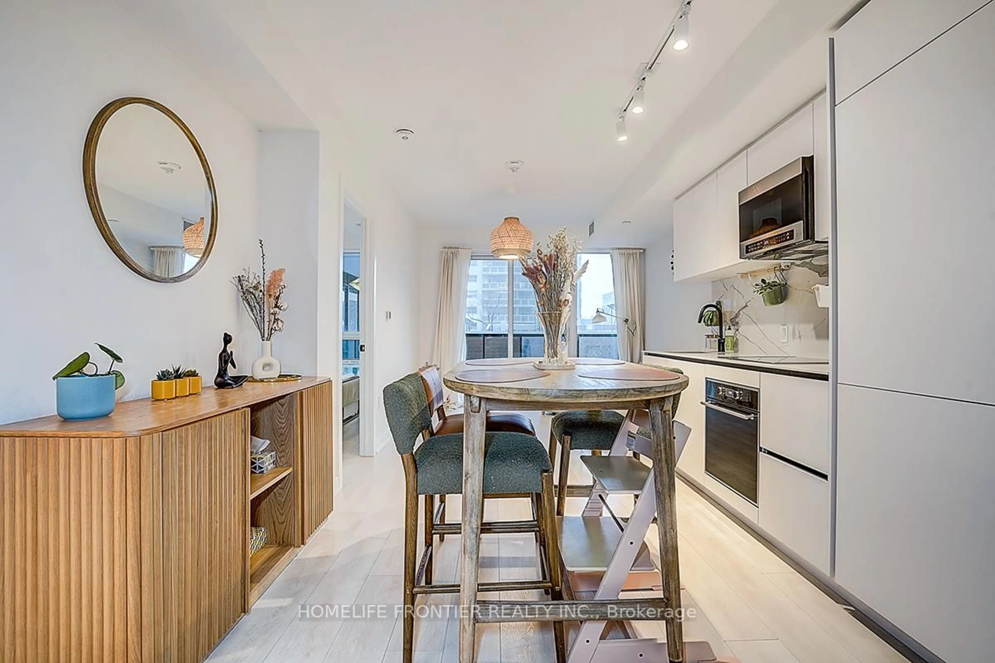 Open concept kitchen, unknown for 117 Broadway Ave #417, Toronto Ontario M4P 1V3