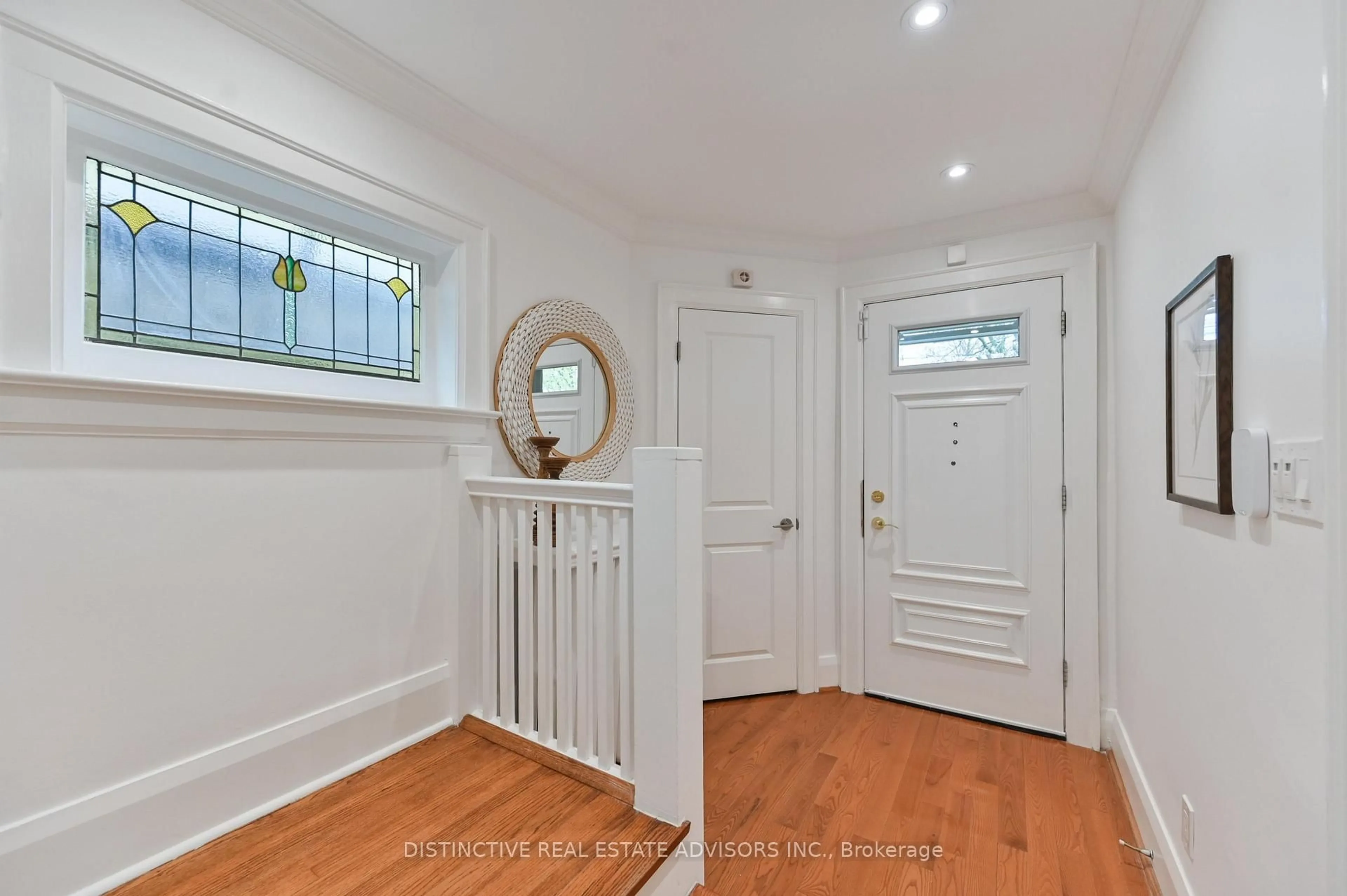 Indoor entryway for 168 Moore Ave, Toronto Ontario M4T 1V8