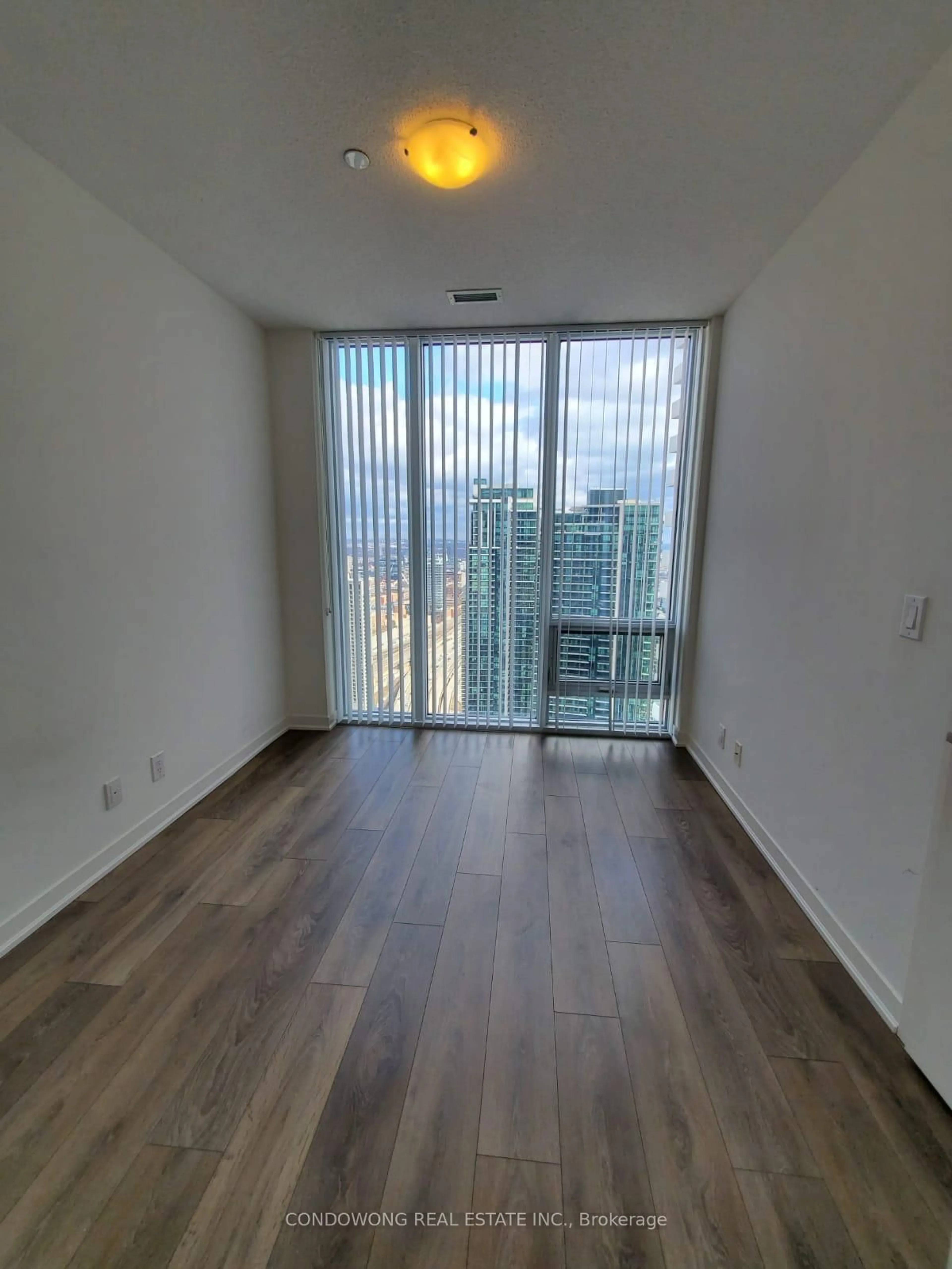 A pic of a room for 100 Harbour St #4905, Toronto Ontario M5J 0B5