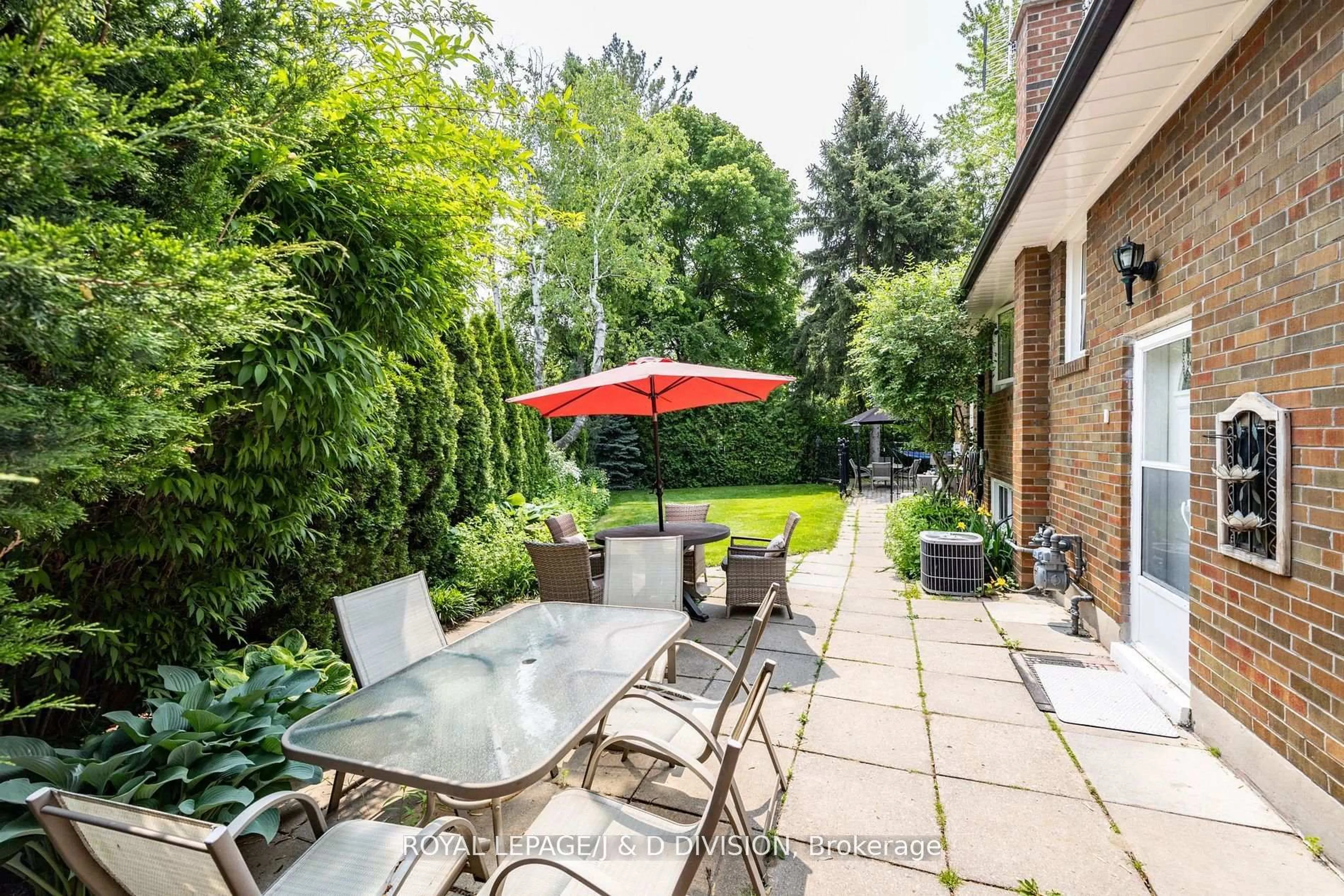 Patio, street for 48 Greengrove Cres, Toronto Ontario M3A 1H9