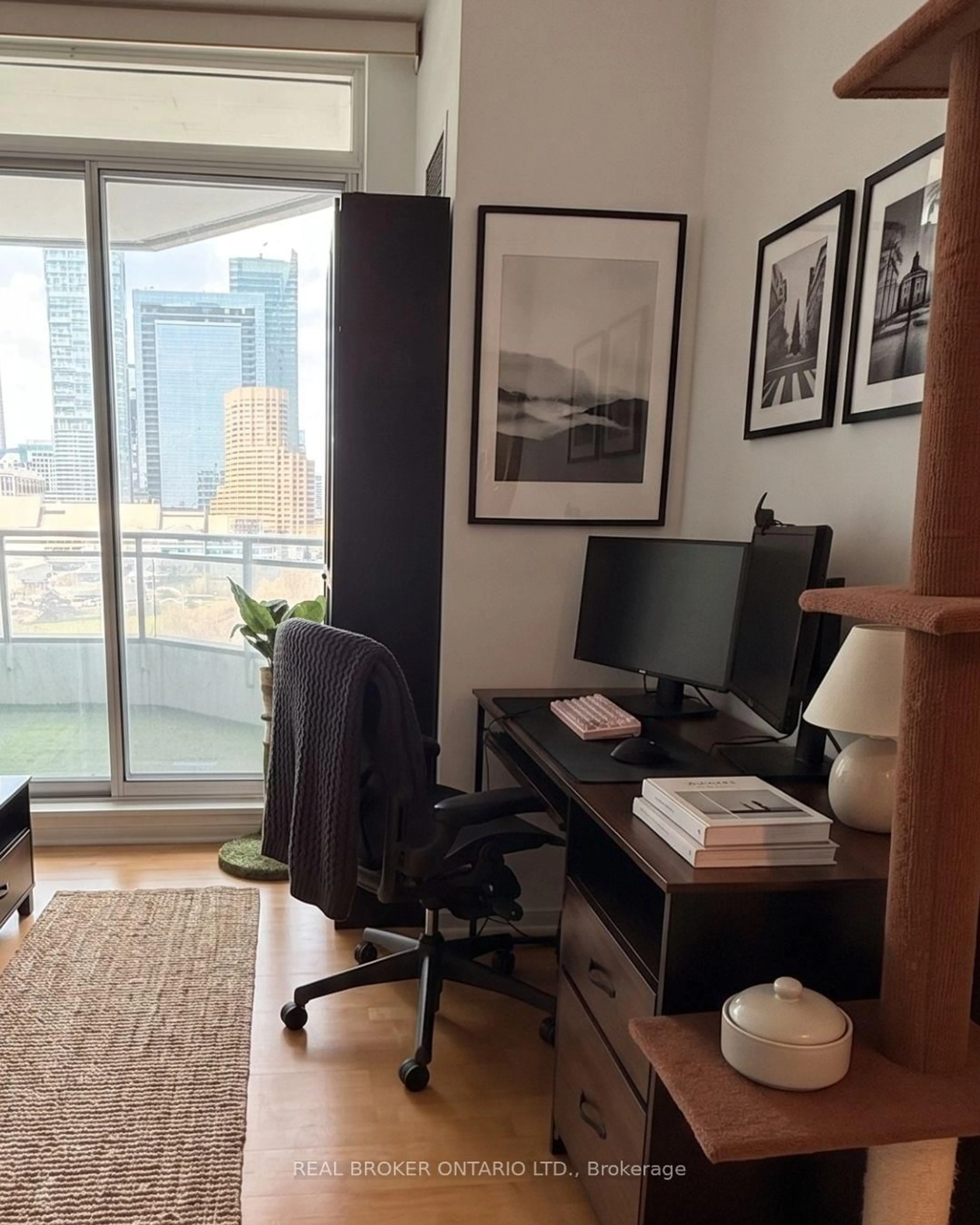 A pic of a room for 228 Queens Quay #1501, Toronto Ontario M5J 2X1