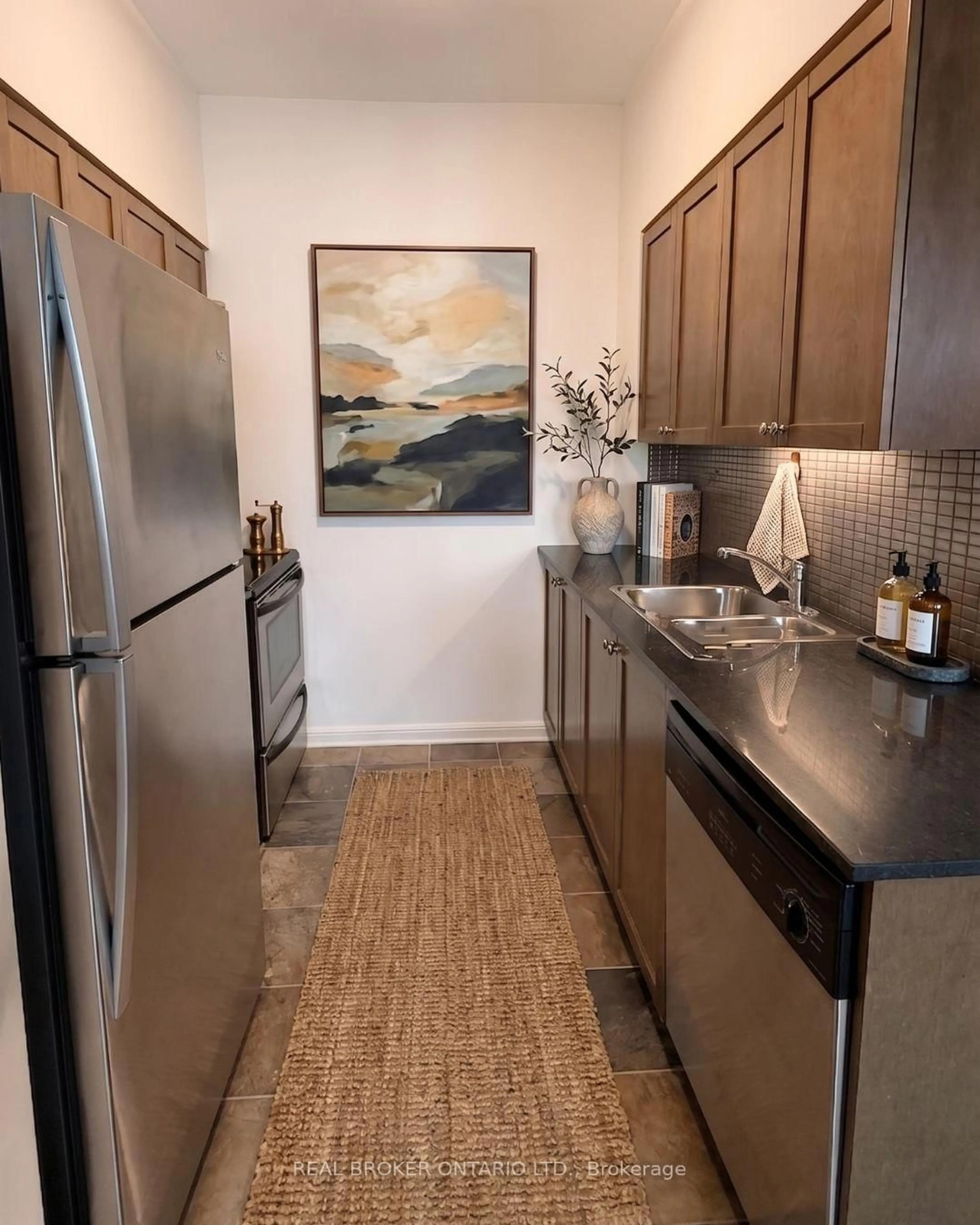 Standard kitchen, unknown for 228 Queens Quay #1501, Toronto Ontario M5J 2X1