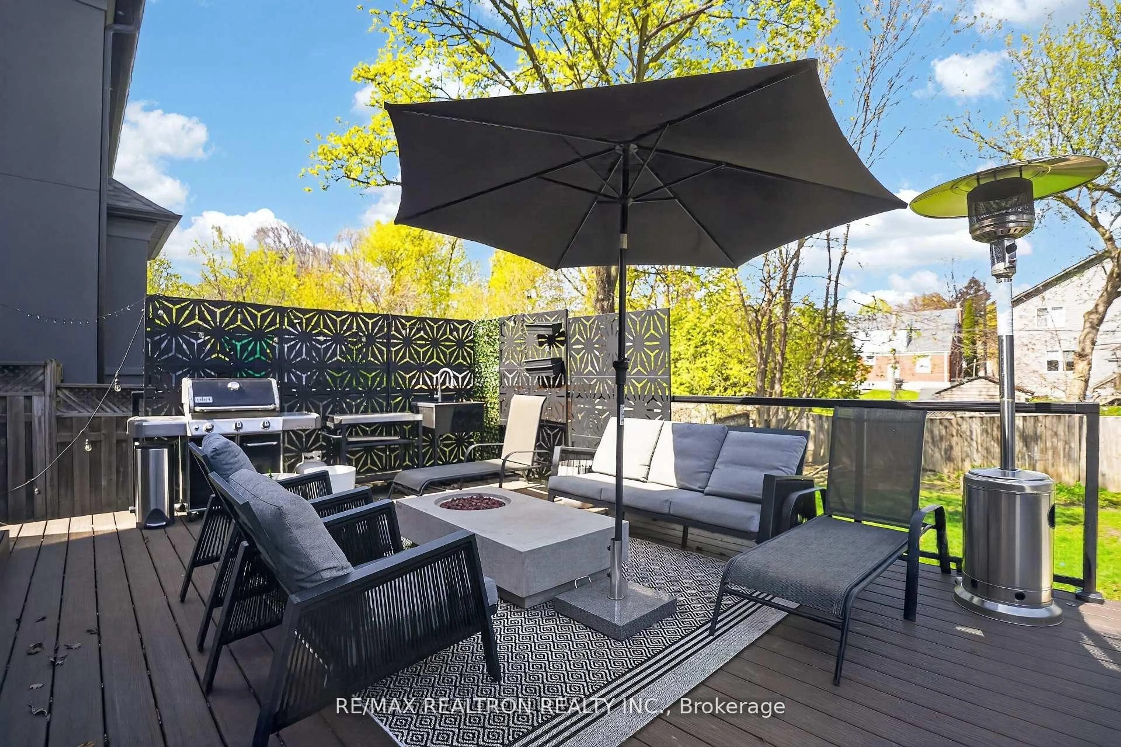 Patio, water/lake/river/ocean view for 17 Lynnhaven Rd, Toronto Ontario M6A 2K7