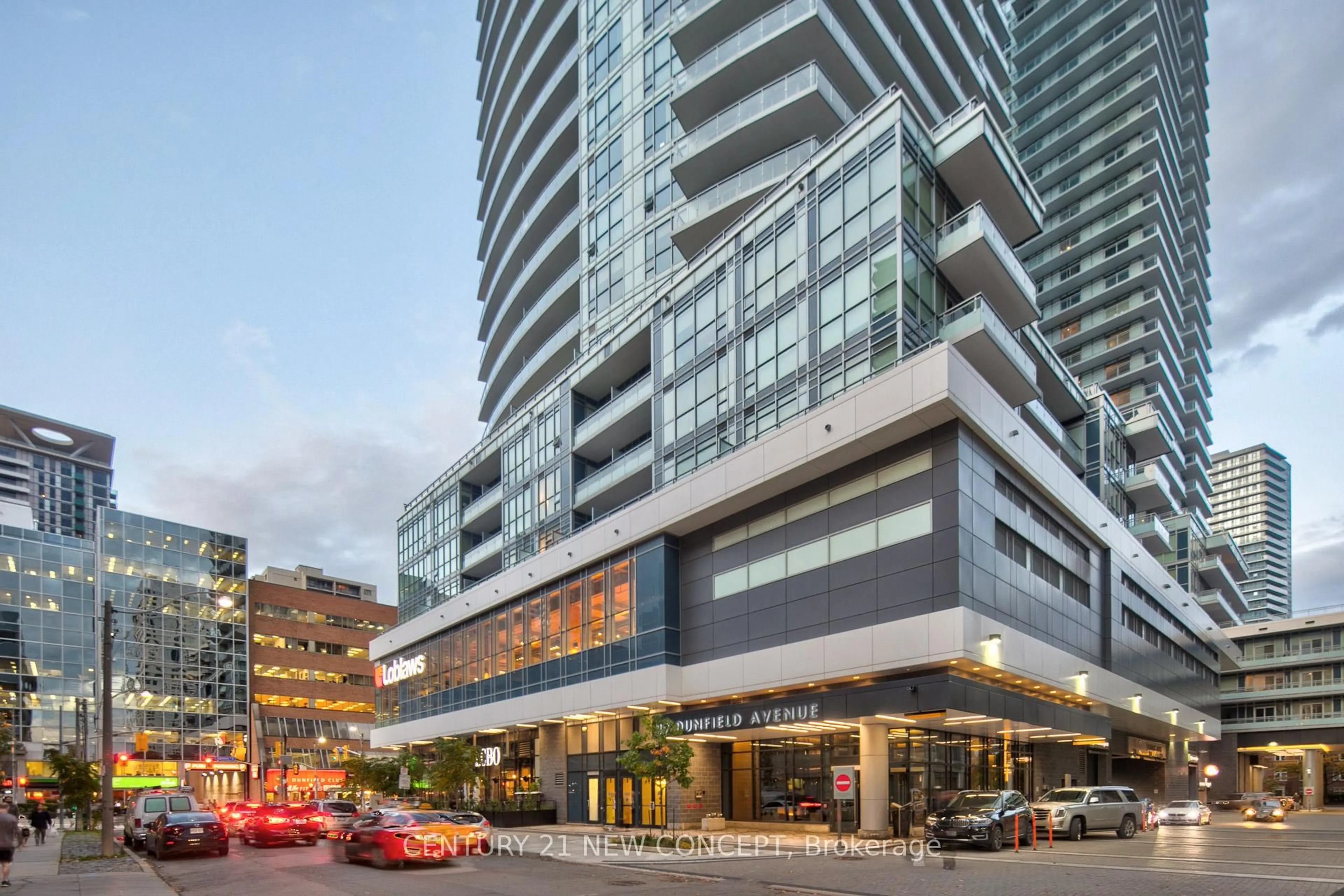 Indoor foyer for 98 Lillian St #413, Toronto Ontario M4S 0A5