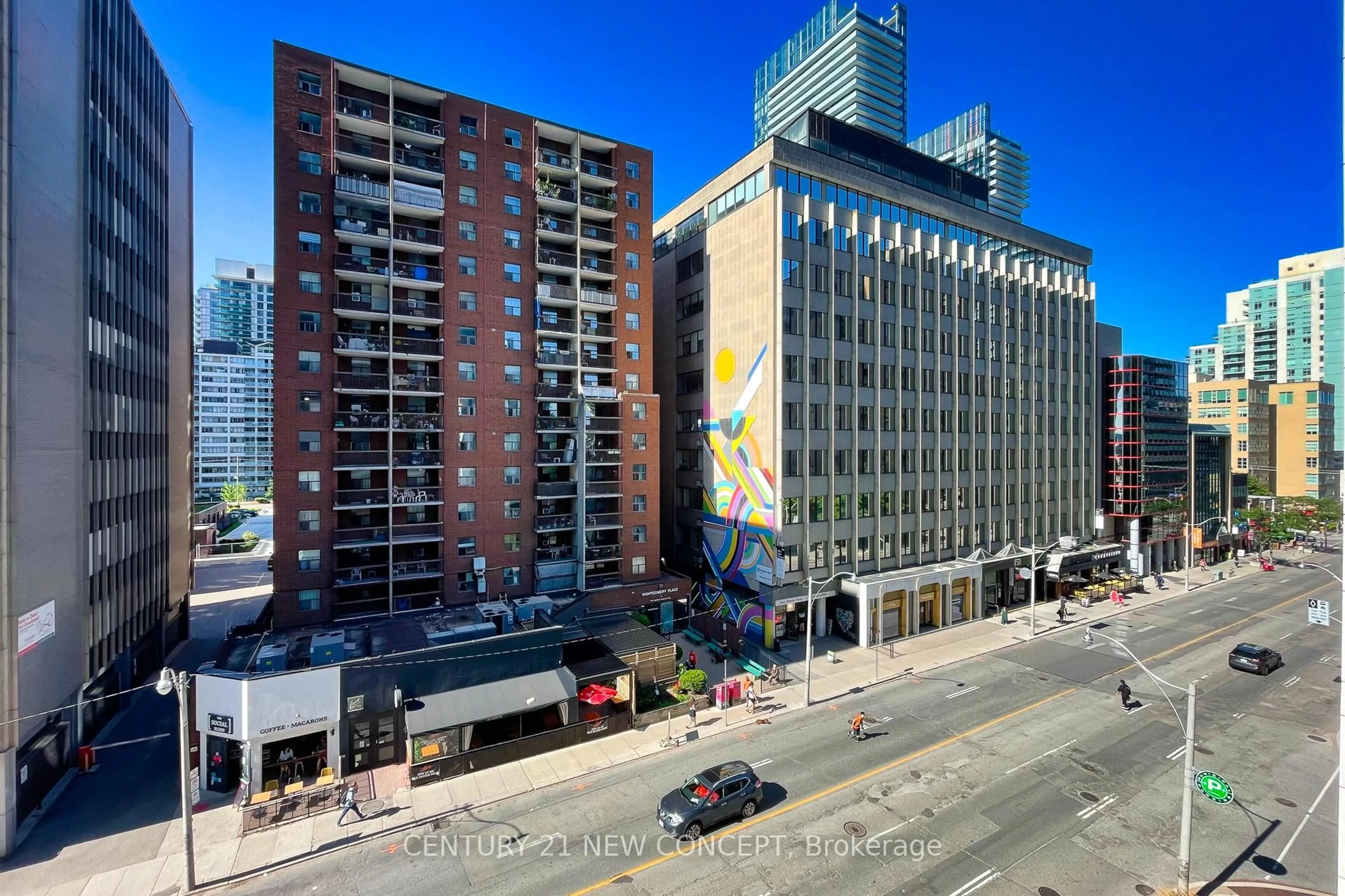 A pic from outside/outdoor area/front of a property/back of a property/a pic from drone, city buildings view from balcony for 98 Lillian St #413, Toronto Ontario M4S 0A5