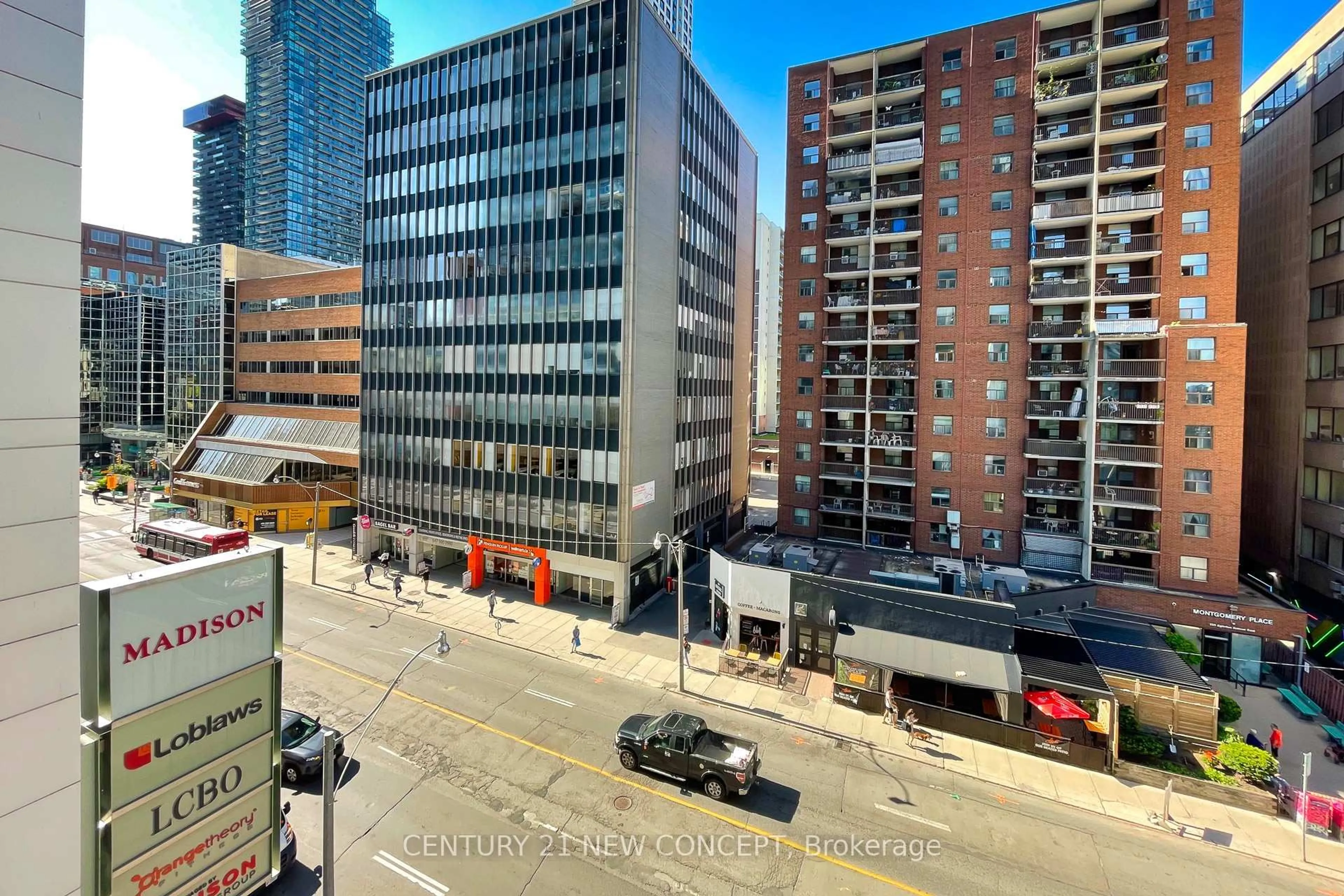 A pic from outside/outdoor area/front of a property/back of a property/a pic from drone, city buildings view from balcony for 98 Lillian St #413, Toronto Ontario M4S 0A5