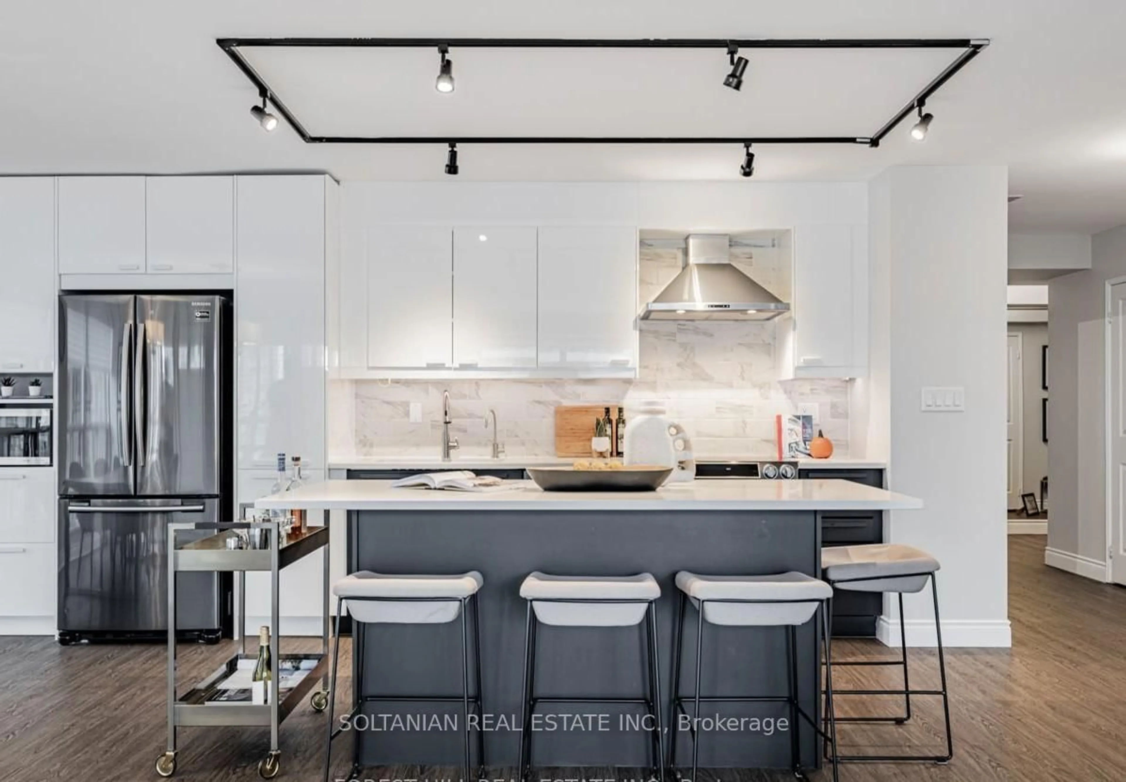 Contemporary kitchen, ceramic/tile floor for 18 Hollywood Ave #1205, Toronto Ontario M2N 6P5
