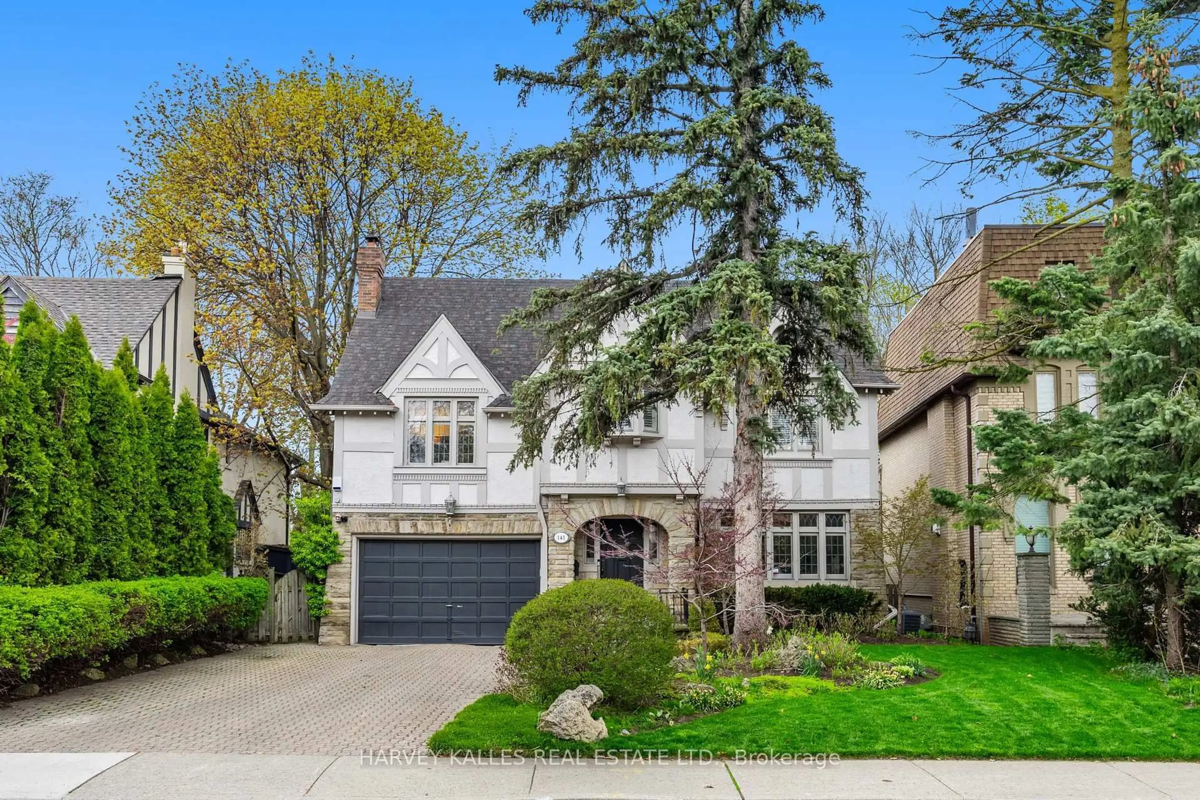 Home with brick exterior material, street for 141 Old Forest Hill Rd, Toronto Ontario M5N 2N7