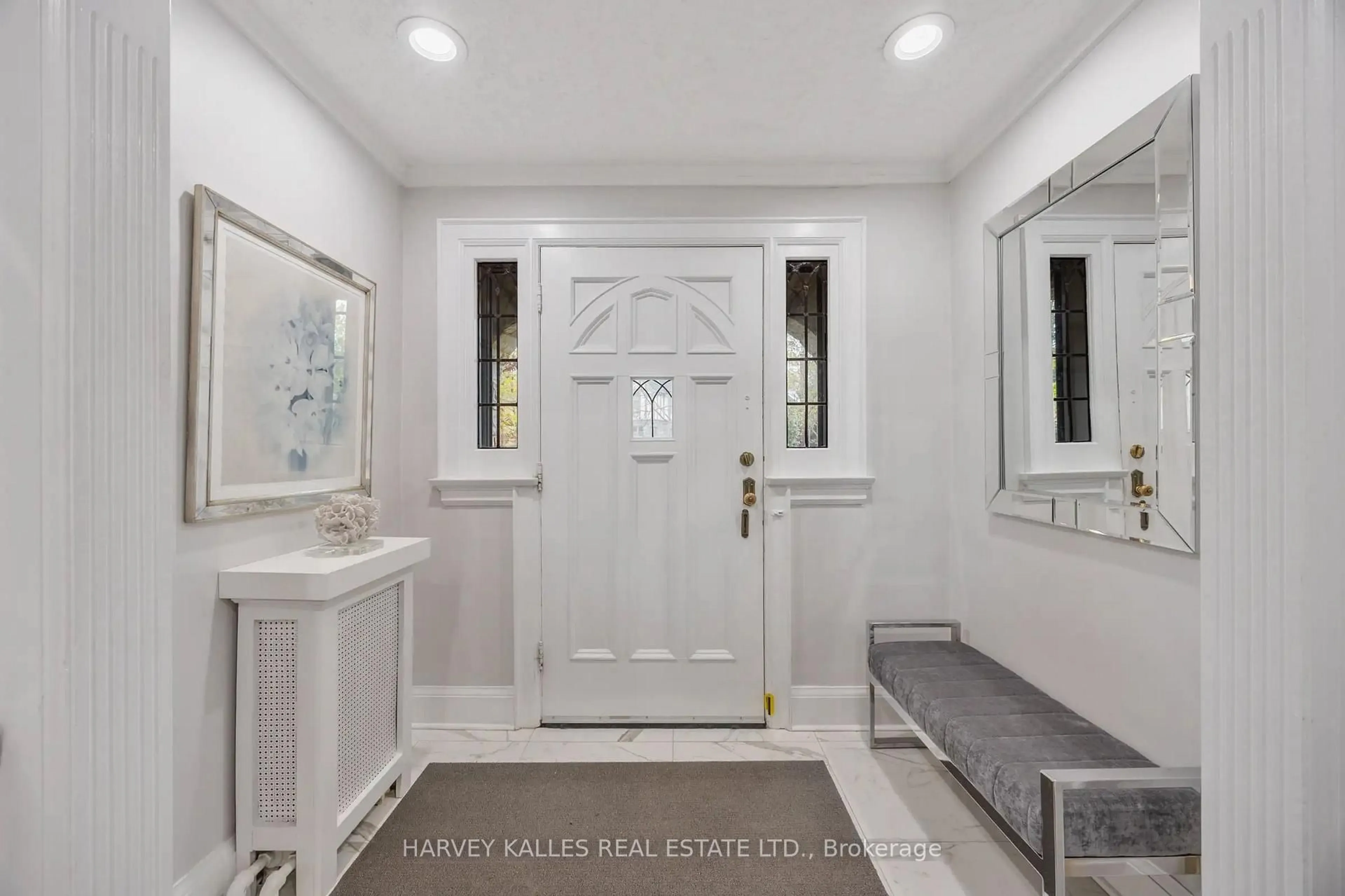 Indoor entryway for 141 Old Forest Hill Rd, Toronto Ontario M5N 2N7