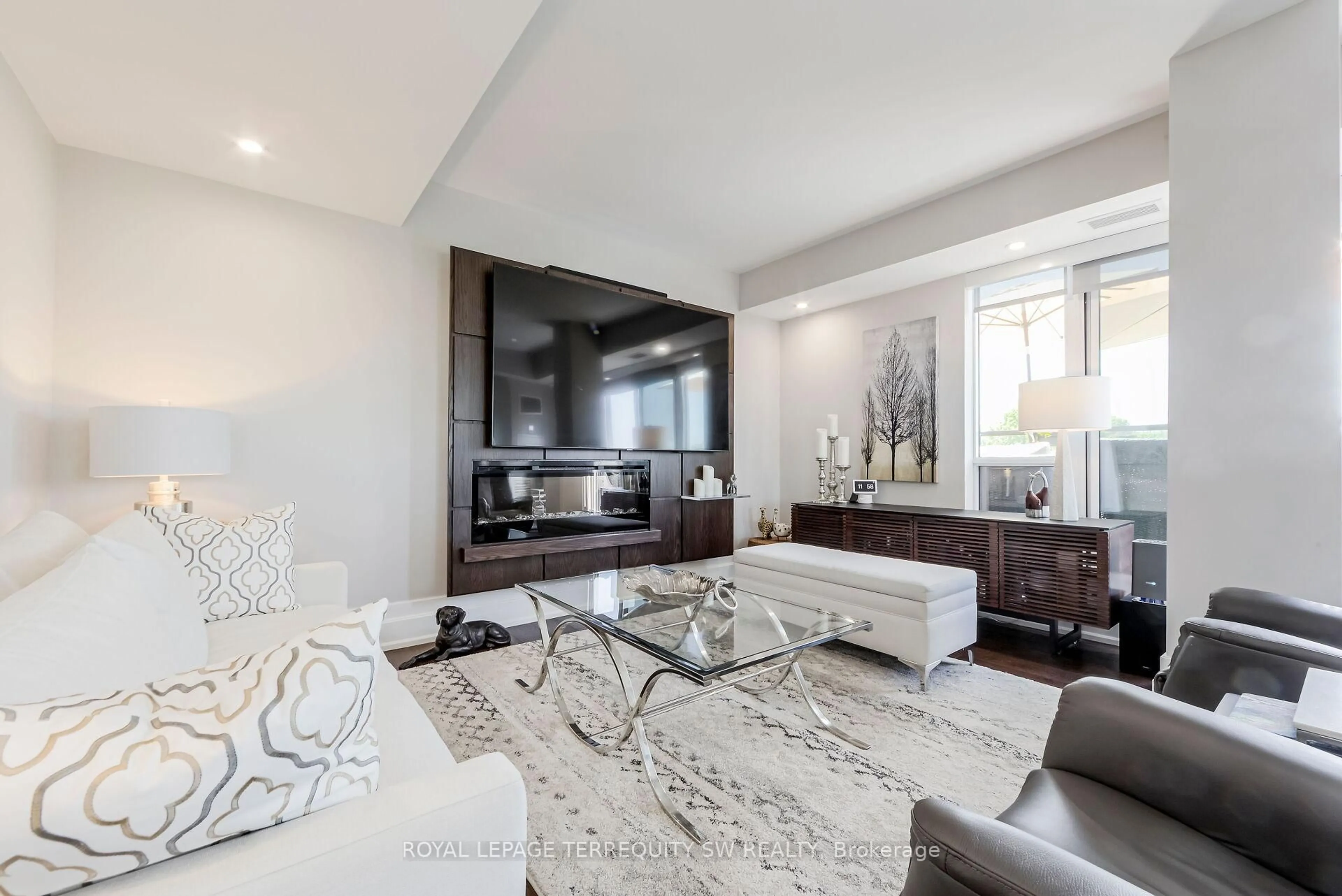 Living room with furniture, unknown for 3 Southvale Dr #605, Toronto Ontario M4G 1G1