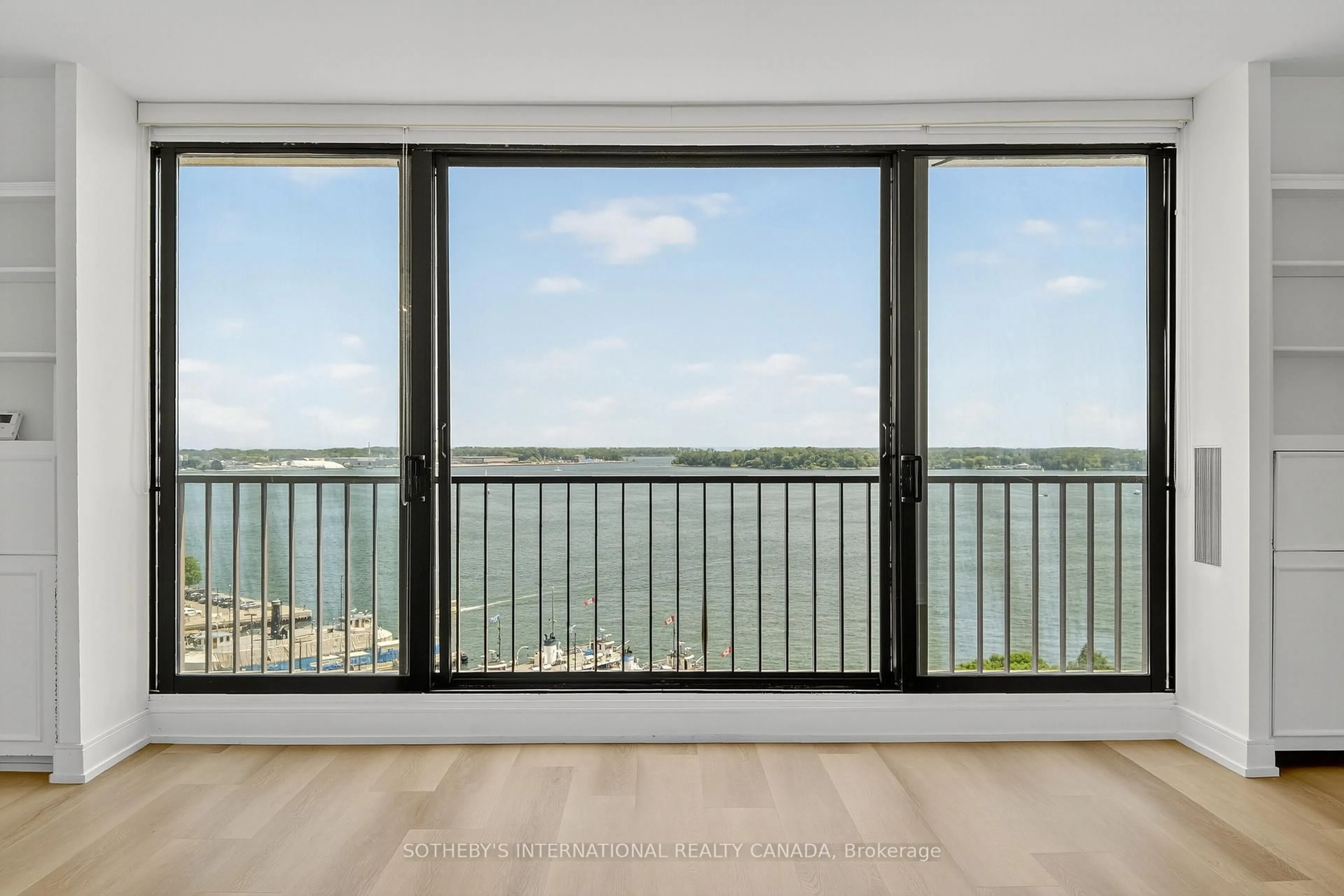 A pic of a room for 33 Harbour Sq #1423, Toronto Ontario M5J 2G2