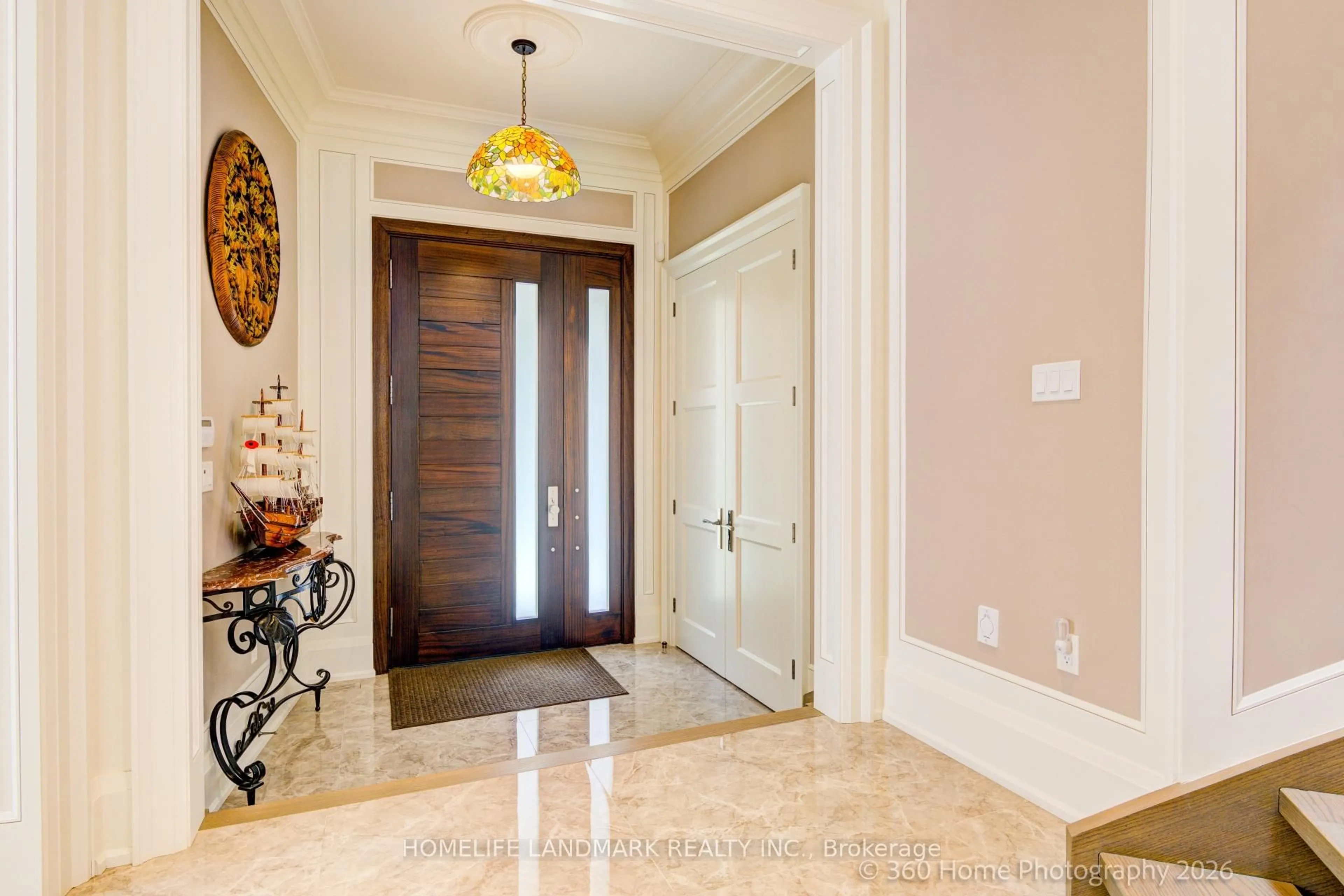 Indoor entryway for 37 CHATFIELD Dr, Toronto Ontario M3B 1K6