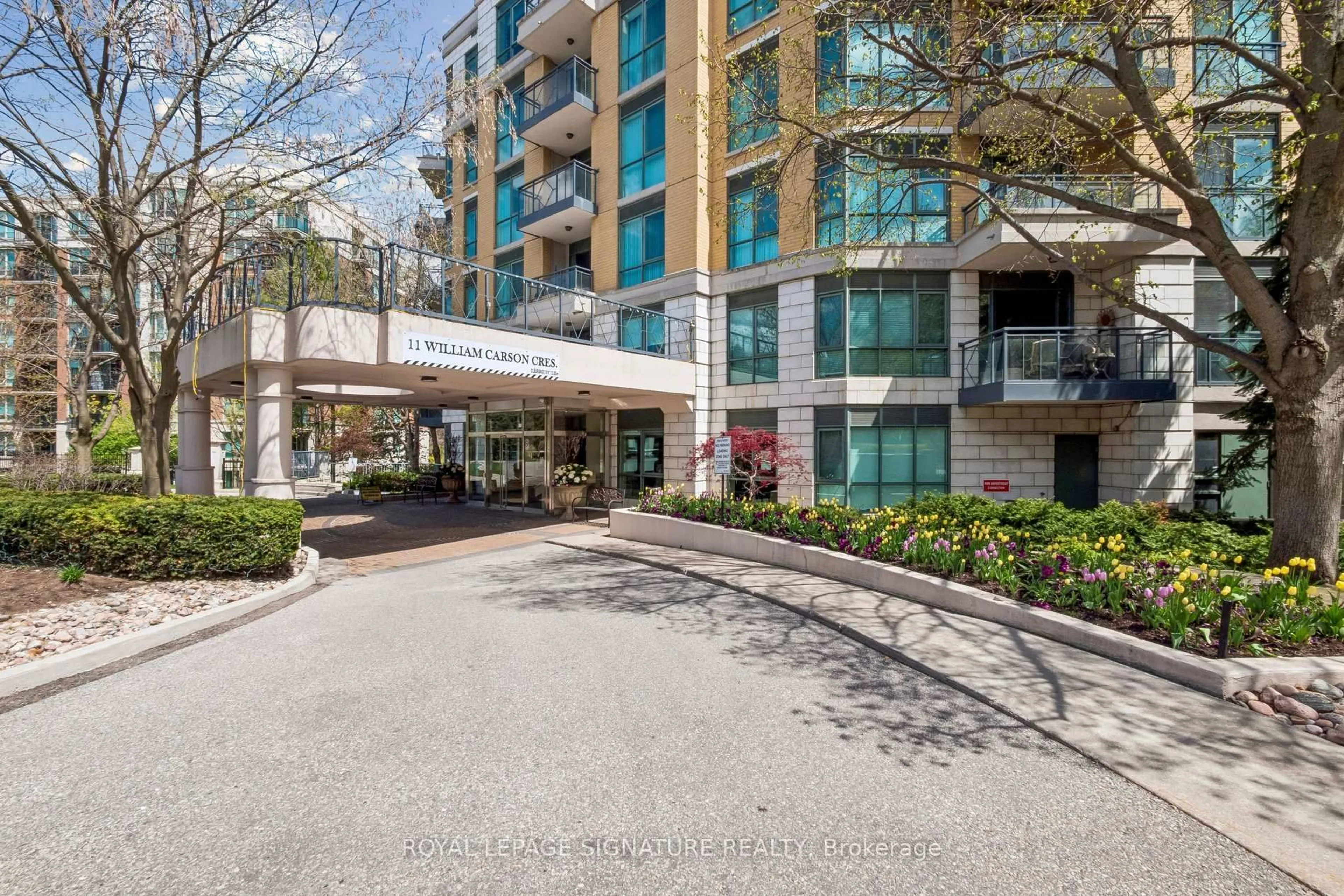 Indoor foyer for 11 William Carson Cres #317, Toronto Ontario M2P 2G1
