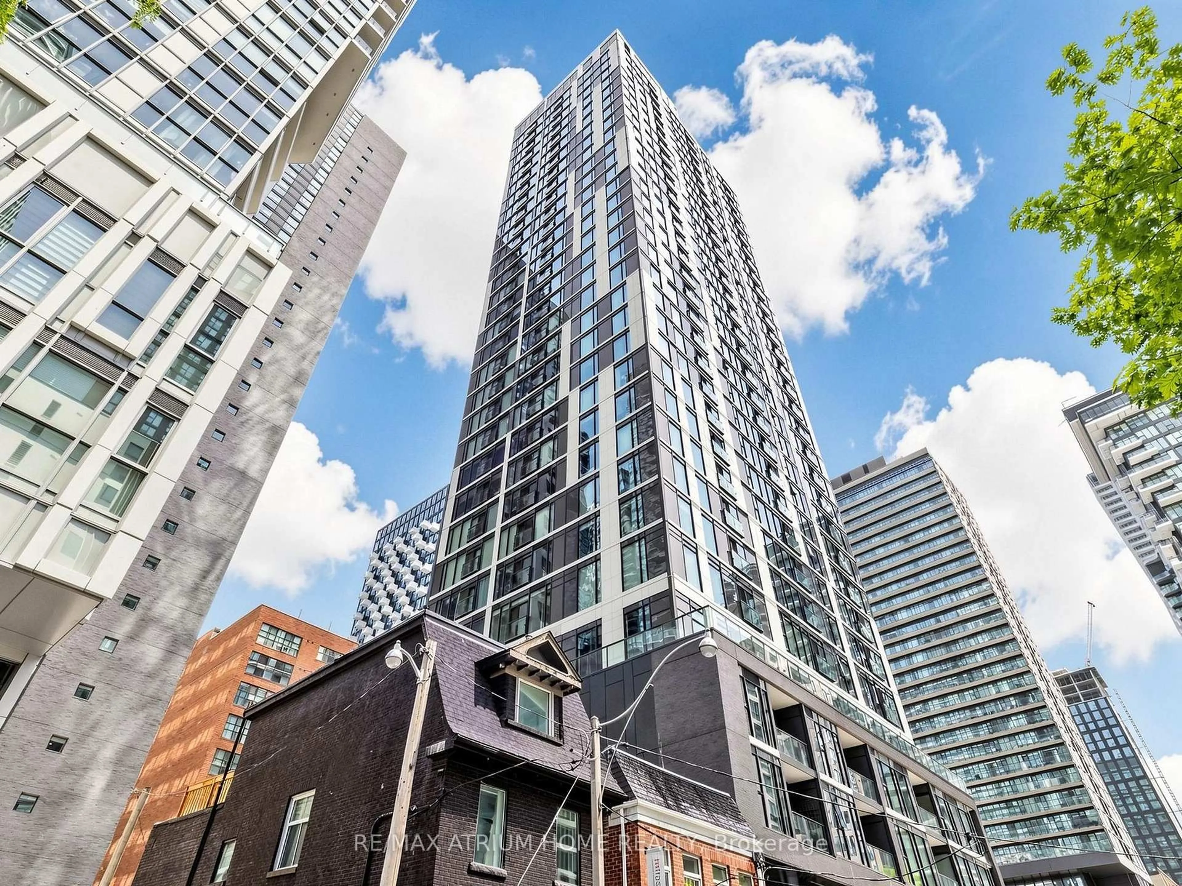 Unknown for 65 Mutual St #2101, Toronto Ontario M5B 0E5