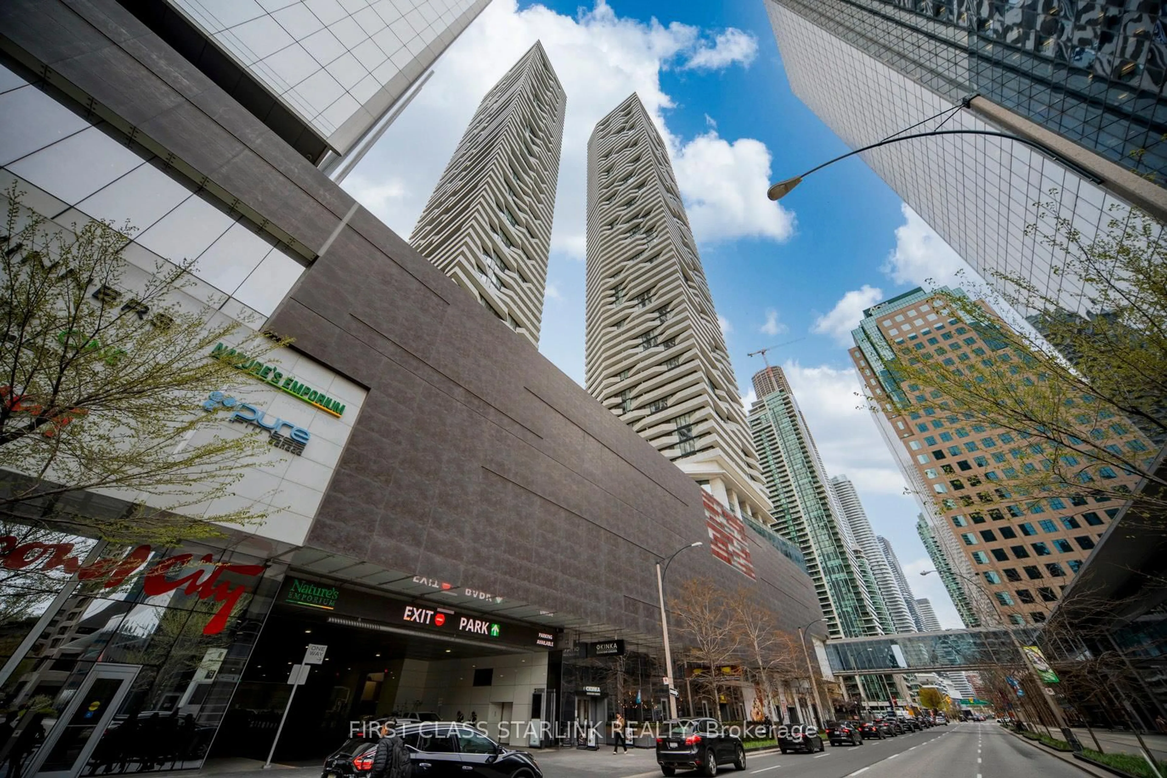 Unknown for 100 Harbour St #2801, Toronto Ontario M5J 0B5