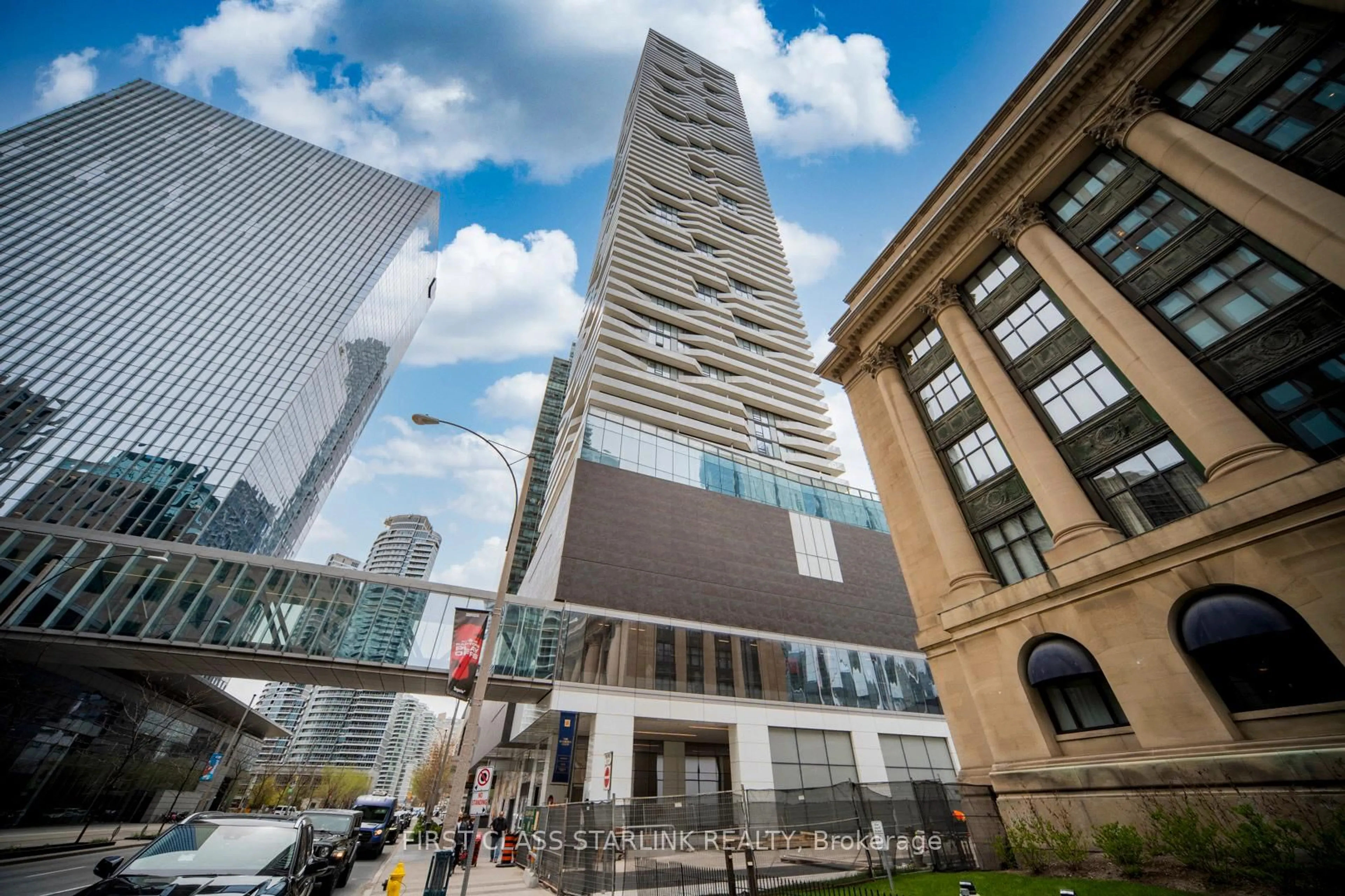 Indoor foyer for 100 Harbour St #2801, Toronto Ontario M5J 0B5
