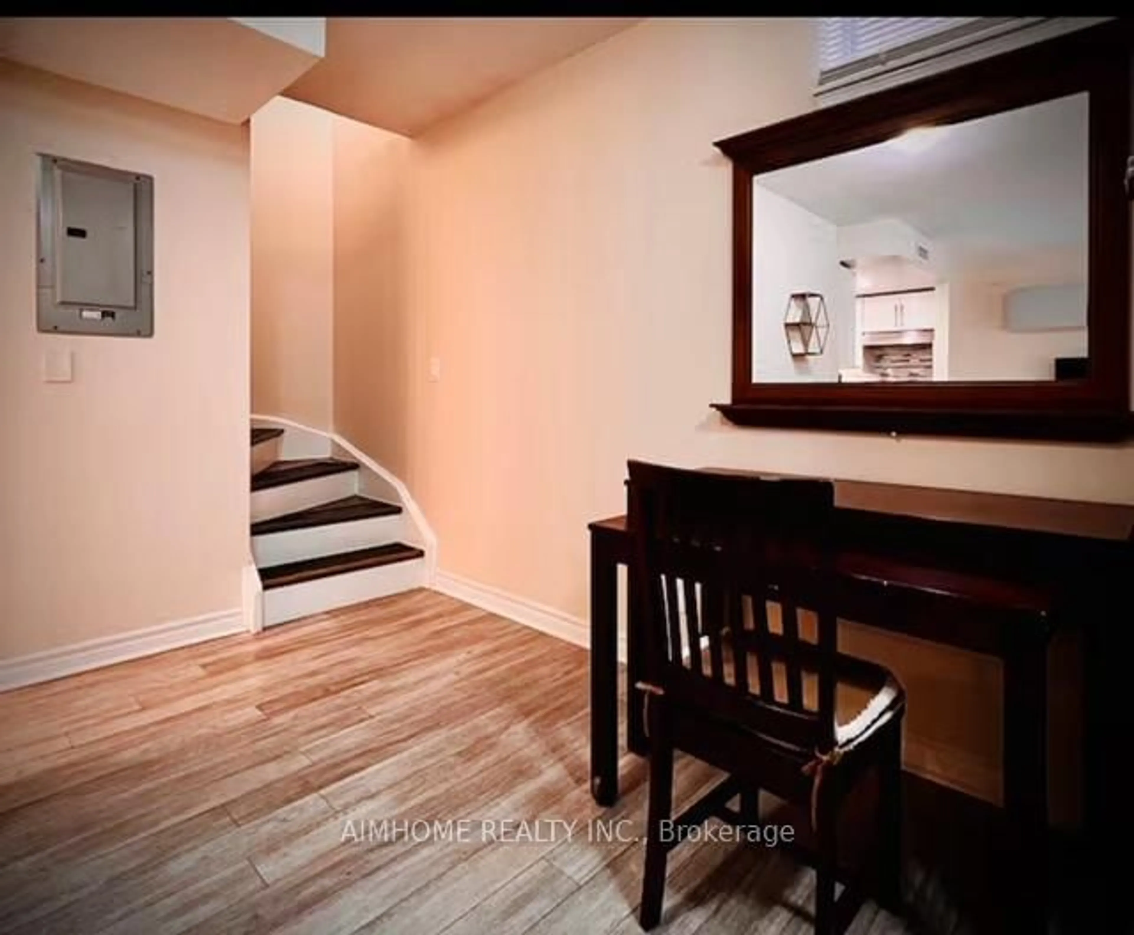 Indoor entryway for 100 Redpath Ave #1, Toronto Ontario M4S 2J7