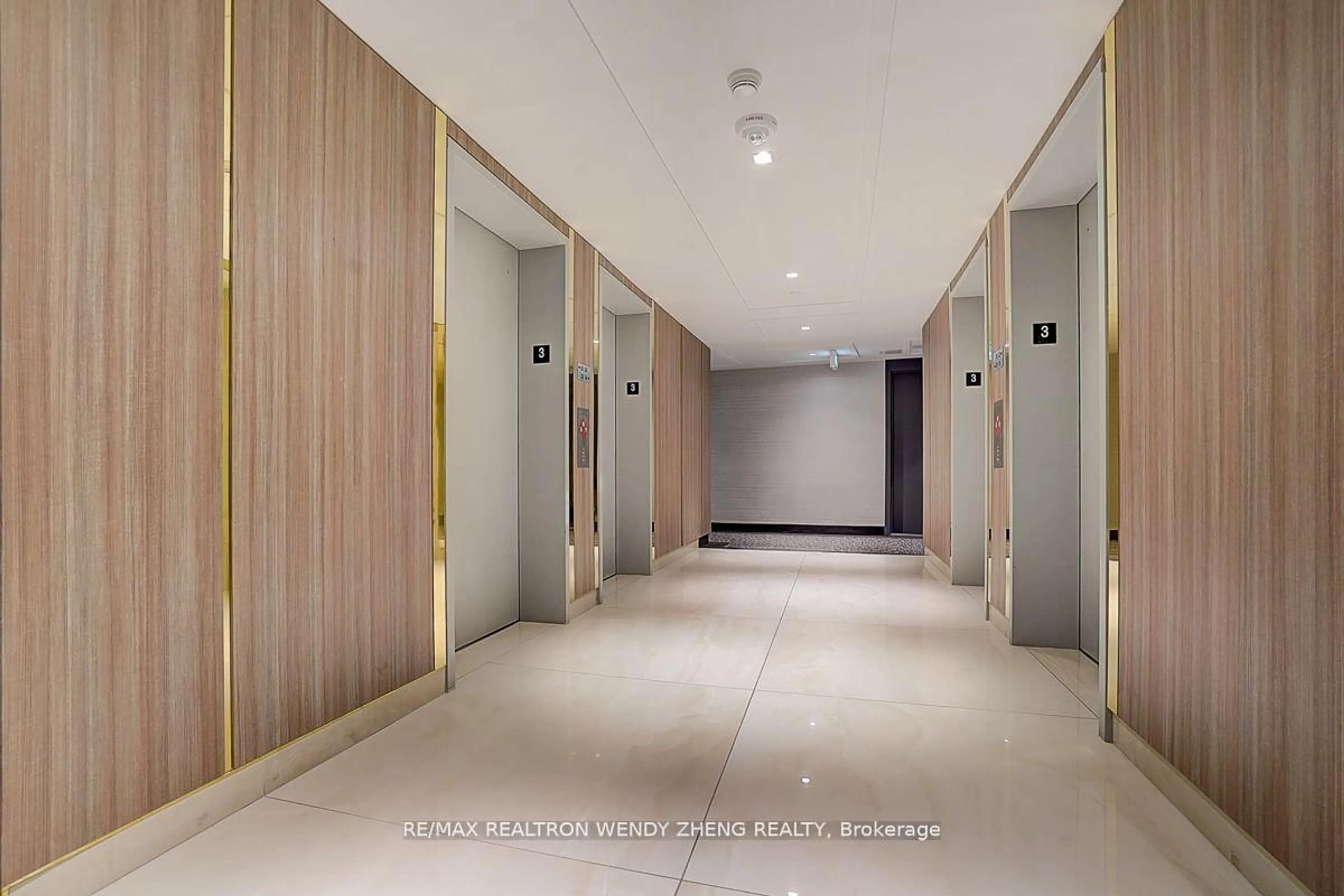 Indoor foyer for 543 Richmond St #307, Toronto Ontario M5V 1Y6