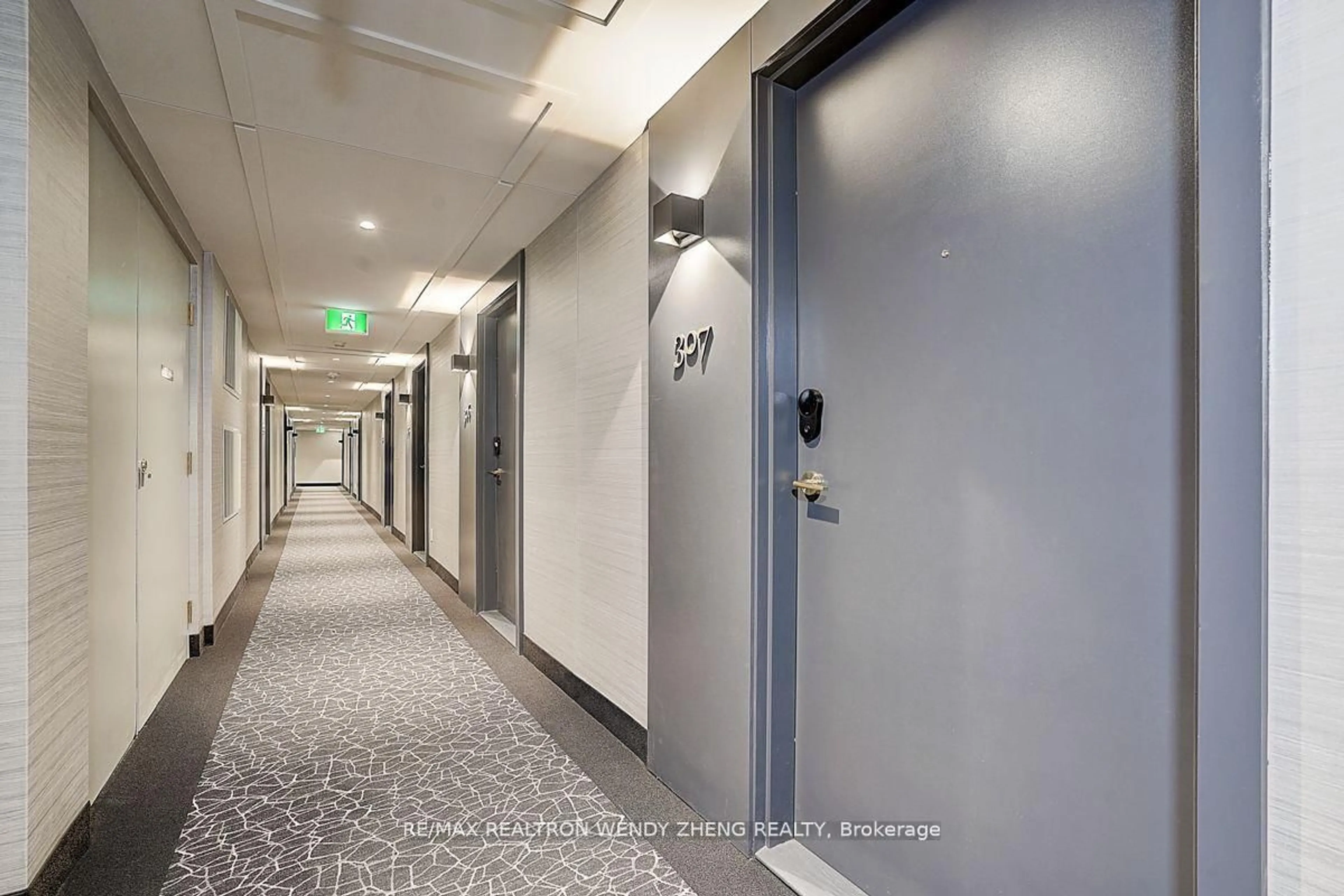 Indoor foyer for 543 Richmond St #307, Toronto Ontario M5V 1Y6