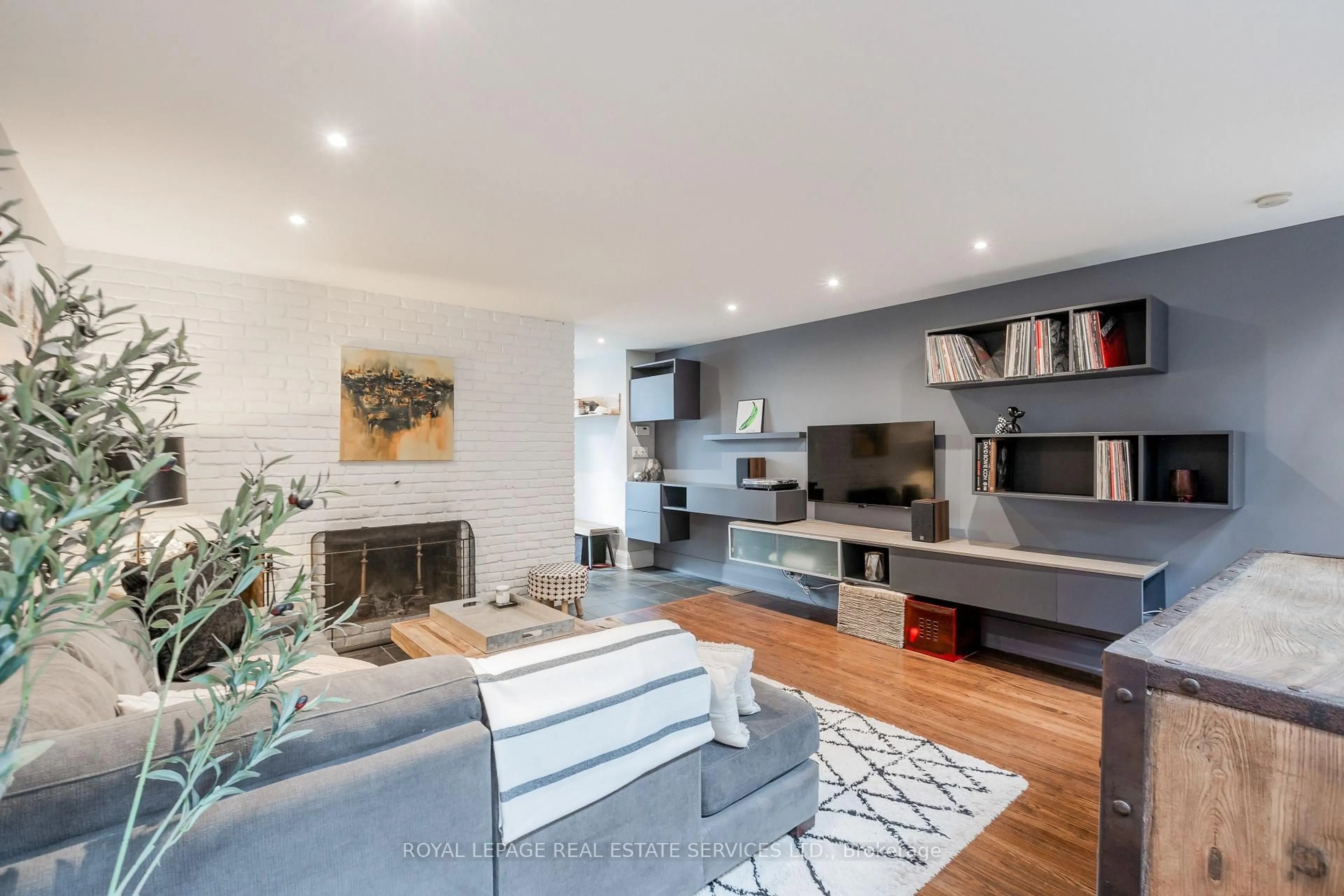 Living room with furniture, unknown for 73 Berkeley St, Toronto Ontario M5A 2W5