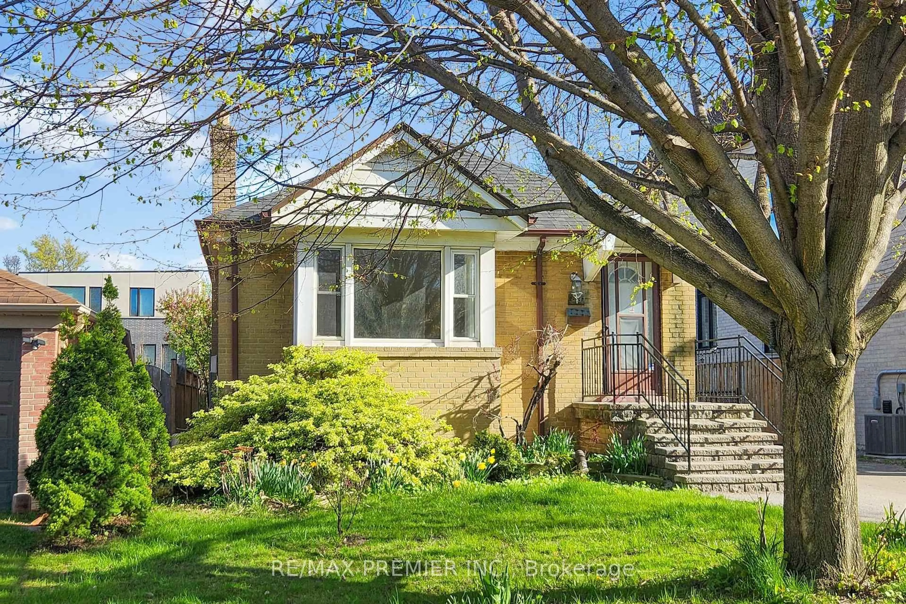 Unknown for 89 Burncrest Dr, Toronto Ontario M5M 2Z6