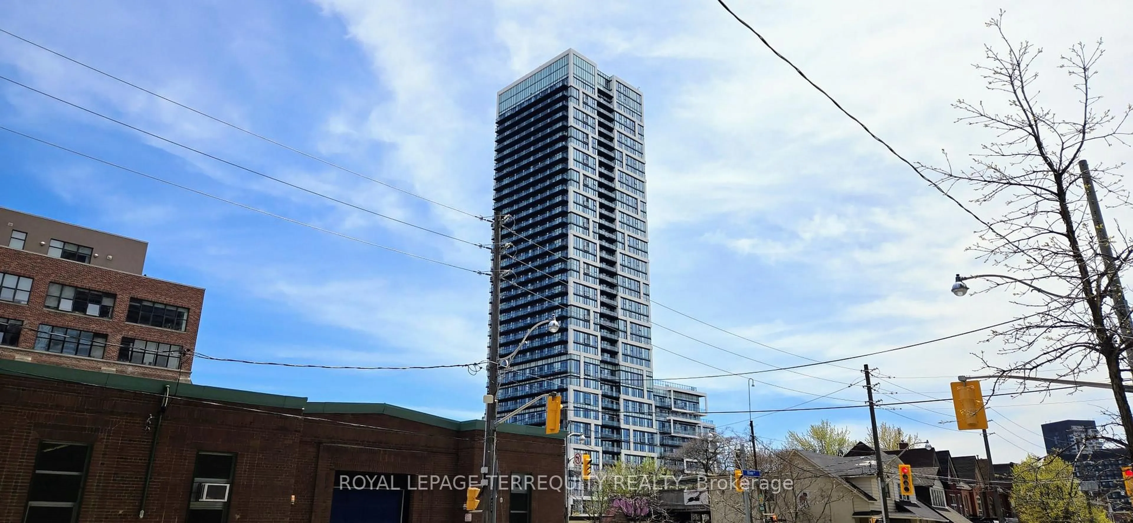Blurry image for 5 Defries St #2213, Toronto Ontario M5A 0W7