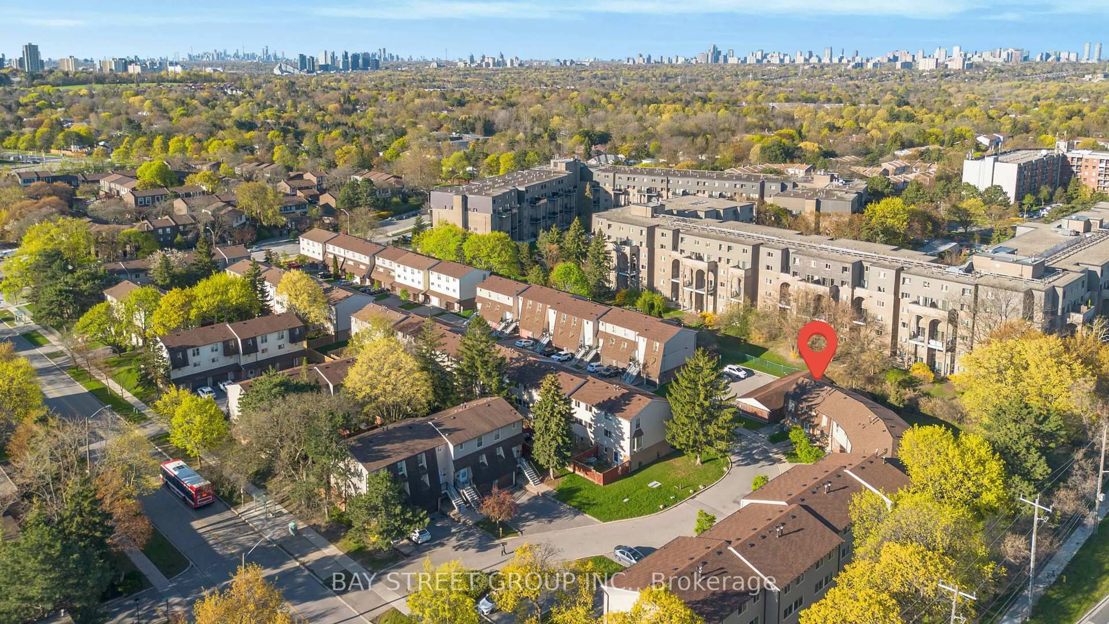A pic from outside/outdoor area/front of a property/back of a property/a pic from drone, city buildings view from balcony for 58 Yellow birchway, Toronto Ontario M2H 2T3
