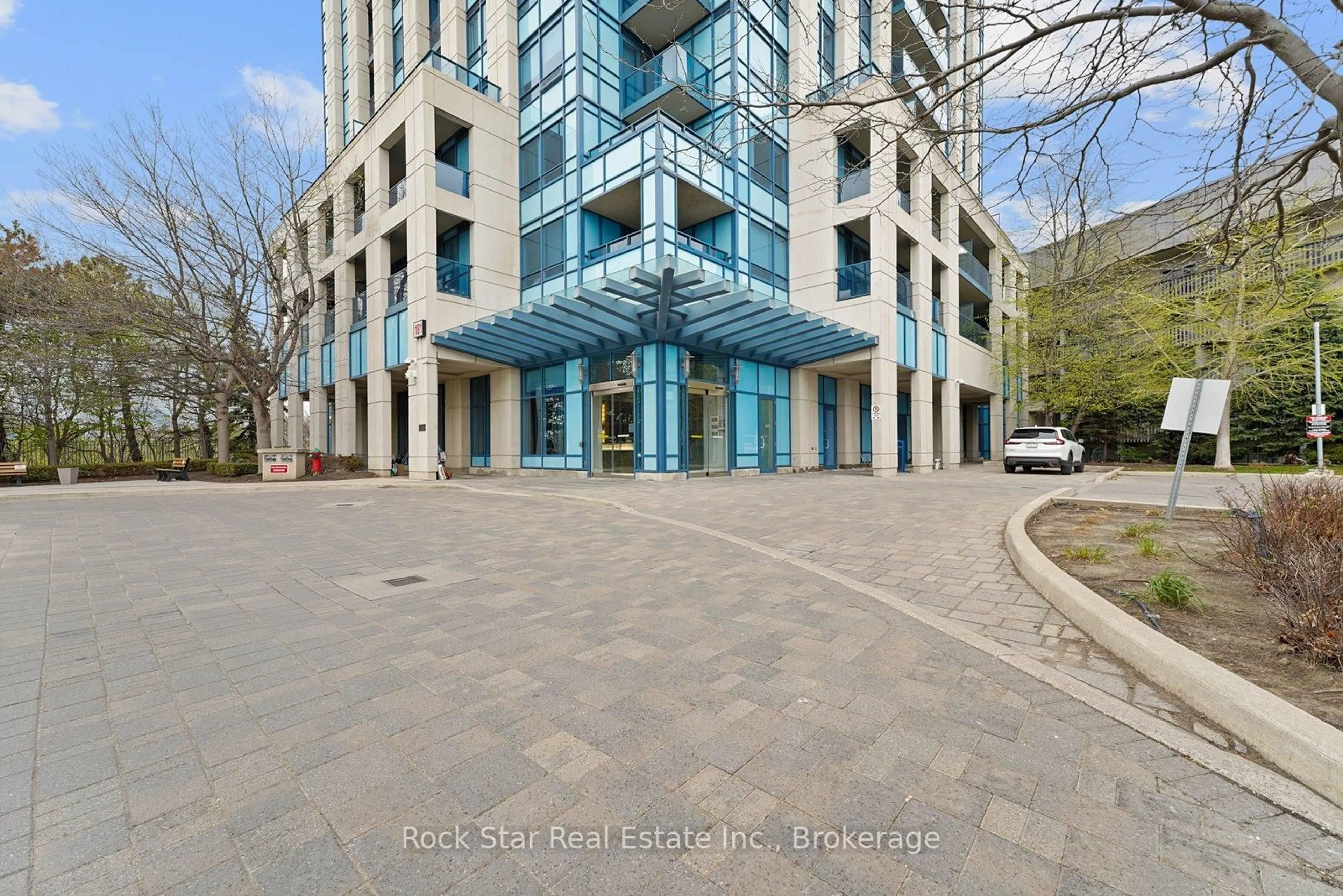 A pic from outside/outdoor area/front of a property/back of a property/a pic from drone, building for 181 Wynford Dr #706, Toronto Ontario M3C 0C6