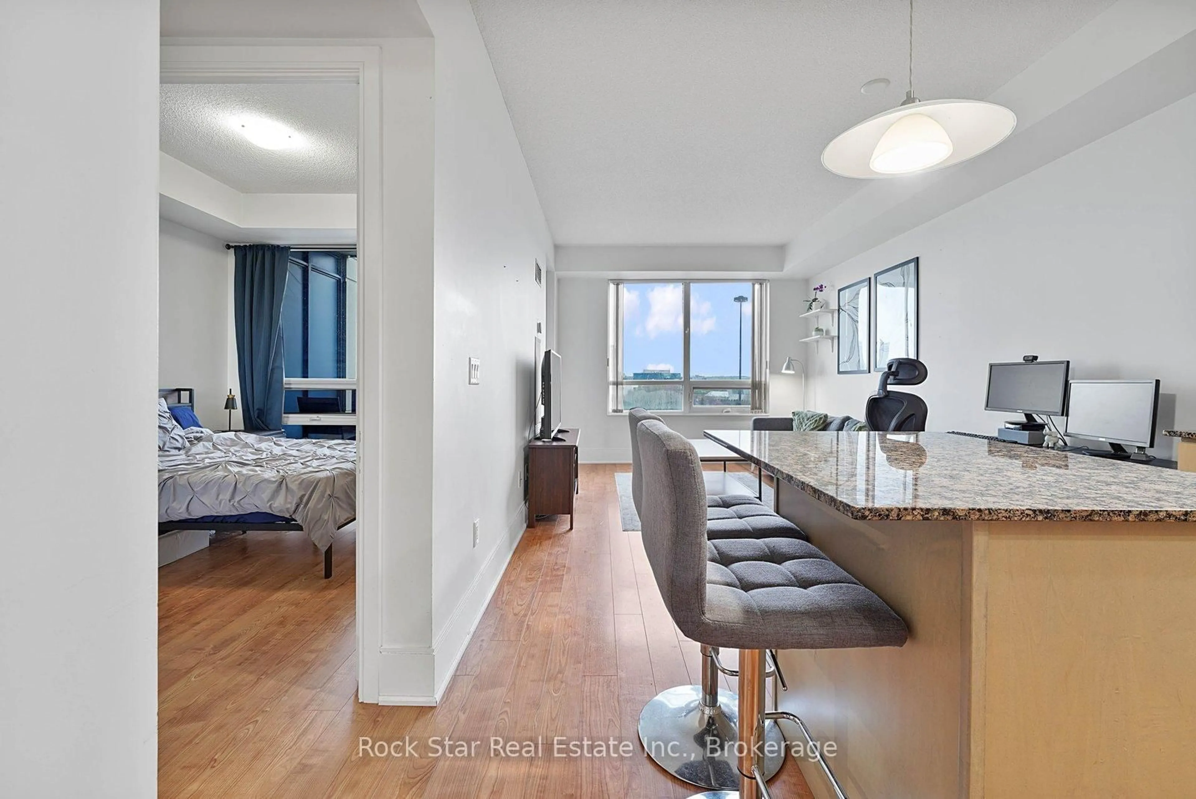 A pic of a room for 181 Wynford Dr #706, Toronto Ontario M3C 0C6