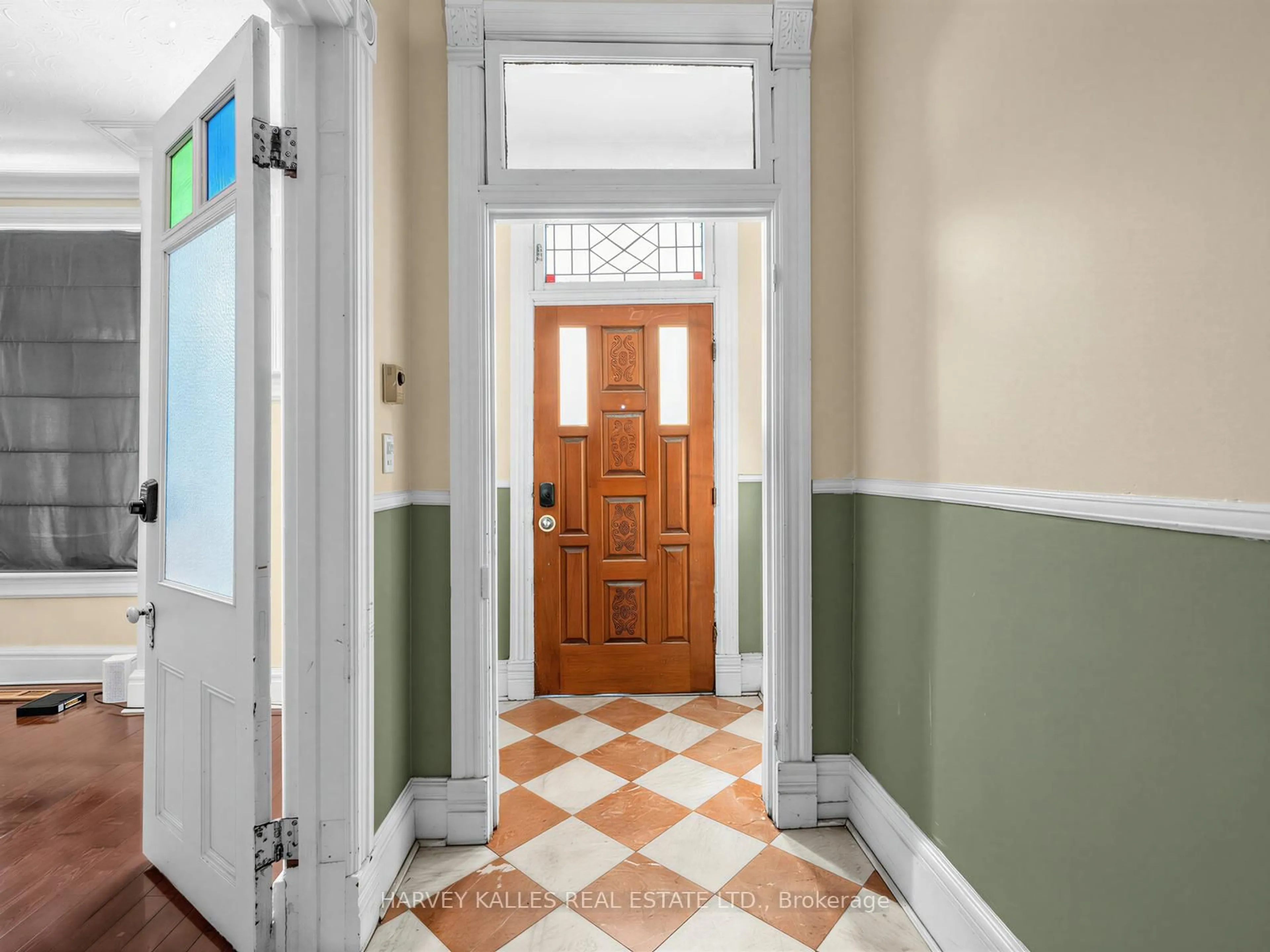 Indoor foyer for 258 Harbord St, Toronto Ontario M6G 1G2