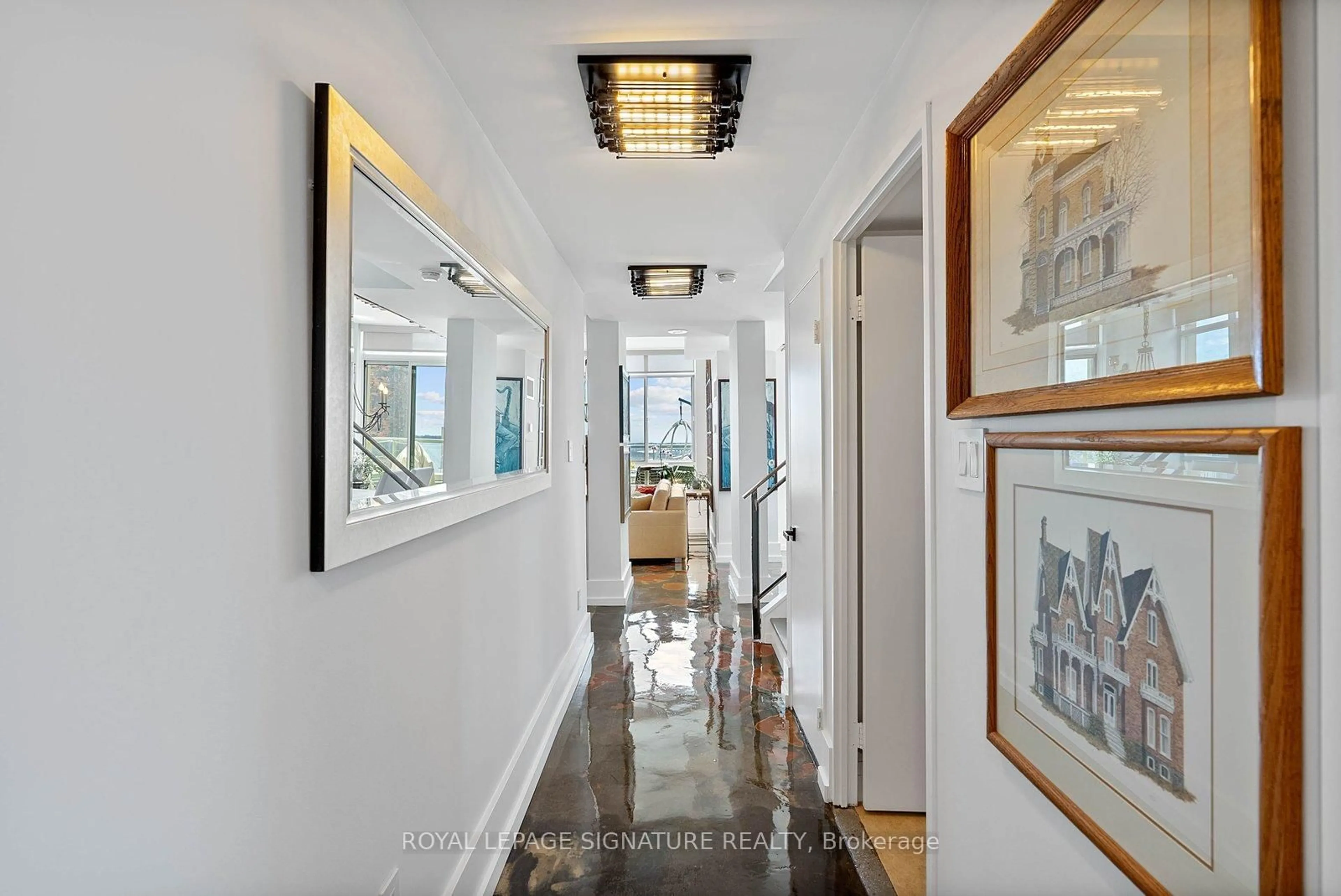 Indoor foyer for 70 Mill St #Ph13, Toronto Ontario M5A 4R1
