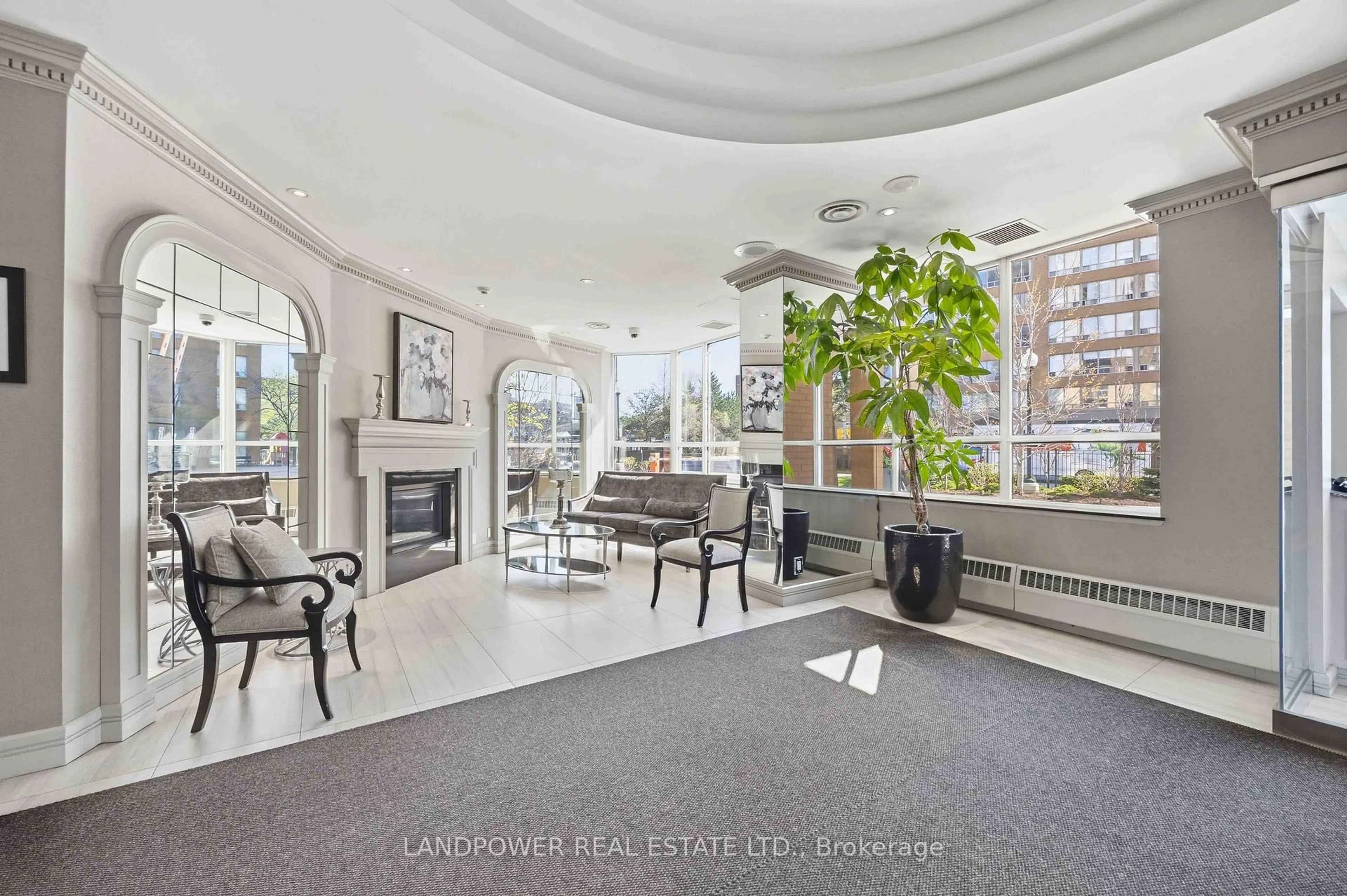 Indoor foyer for 265 Ridley Blvd #801, Toronto Ontario M5M 4N8