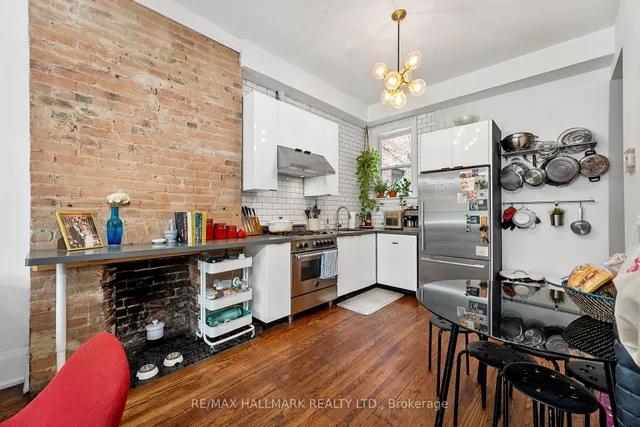 261 Ossington Ave, Toronto 5