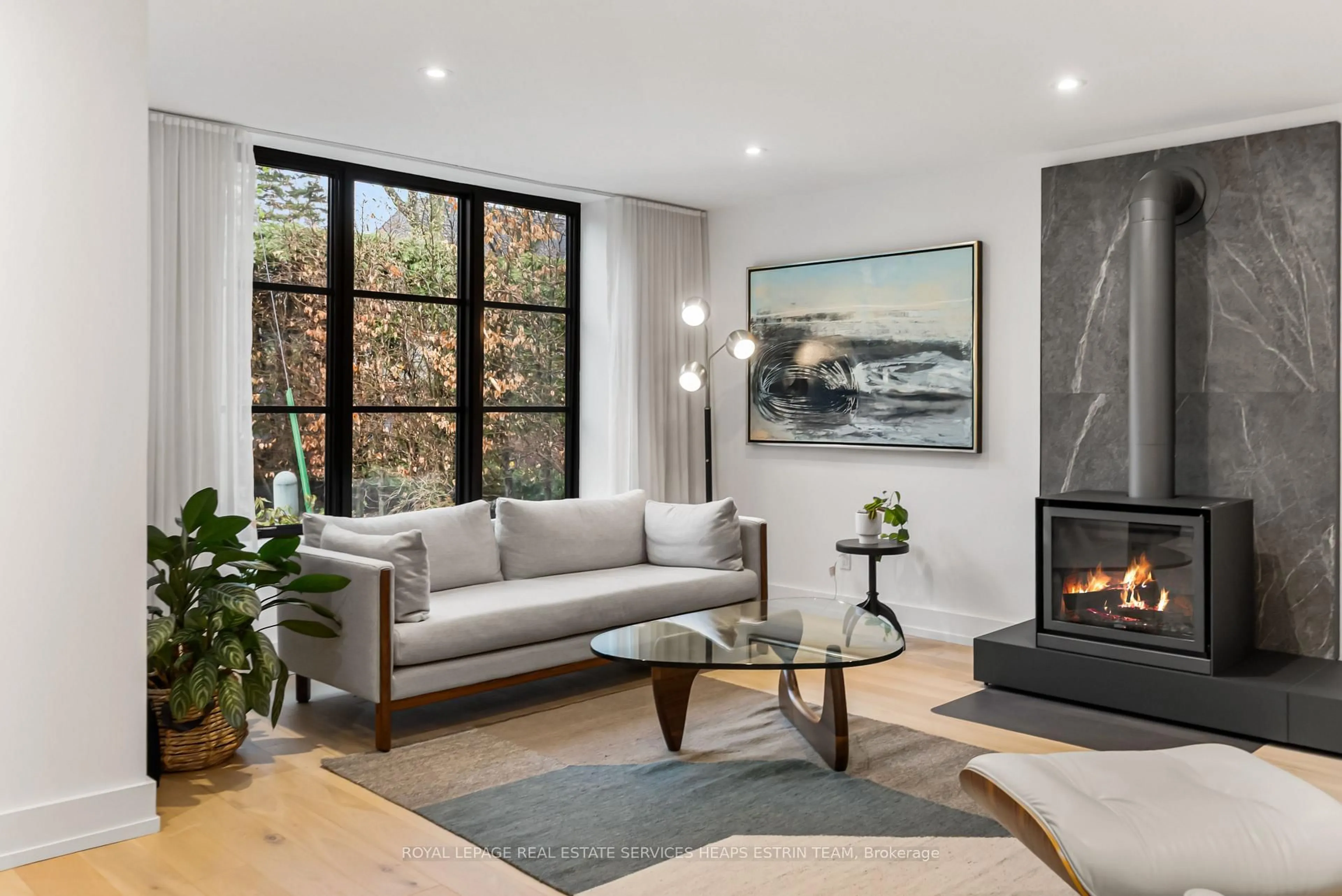 Living room with furniture, unknown for 1 Moorehill Dr, Toronto Ontario M4G 1A2