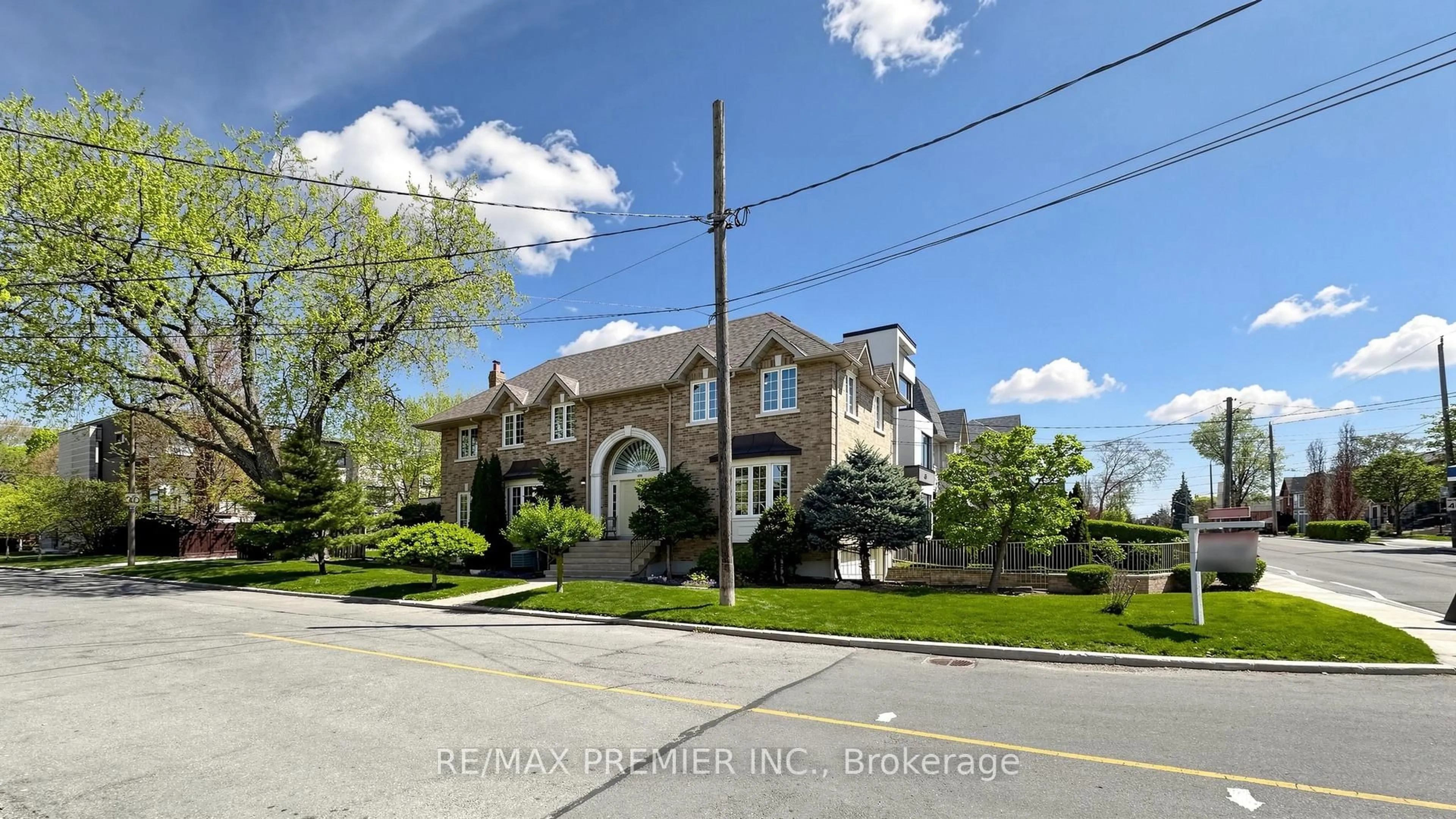 Unknown for 488 Woburn Ave, Toronto Ontario M5M 1L7