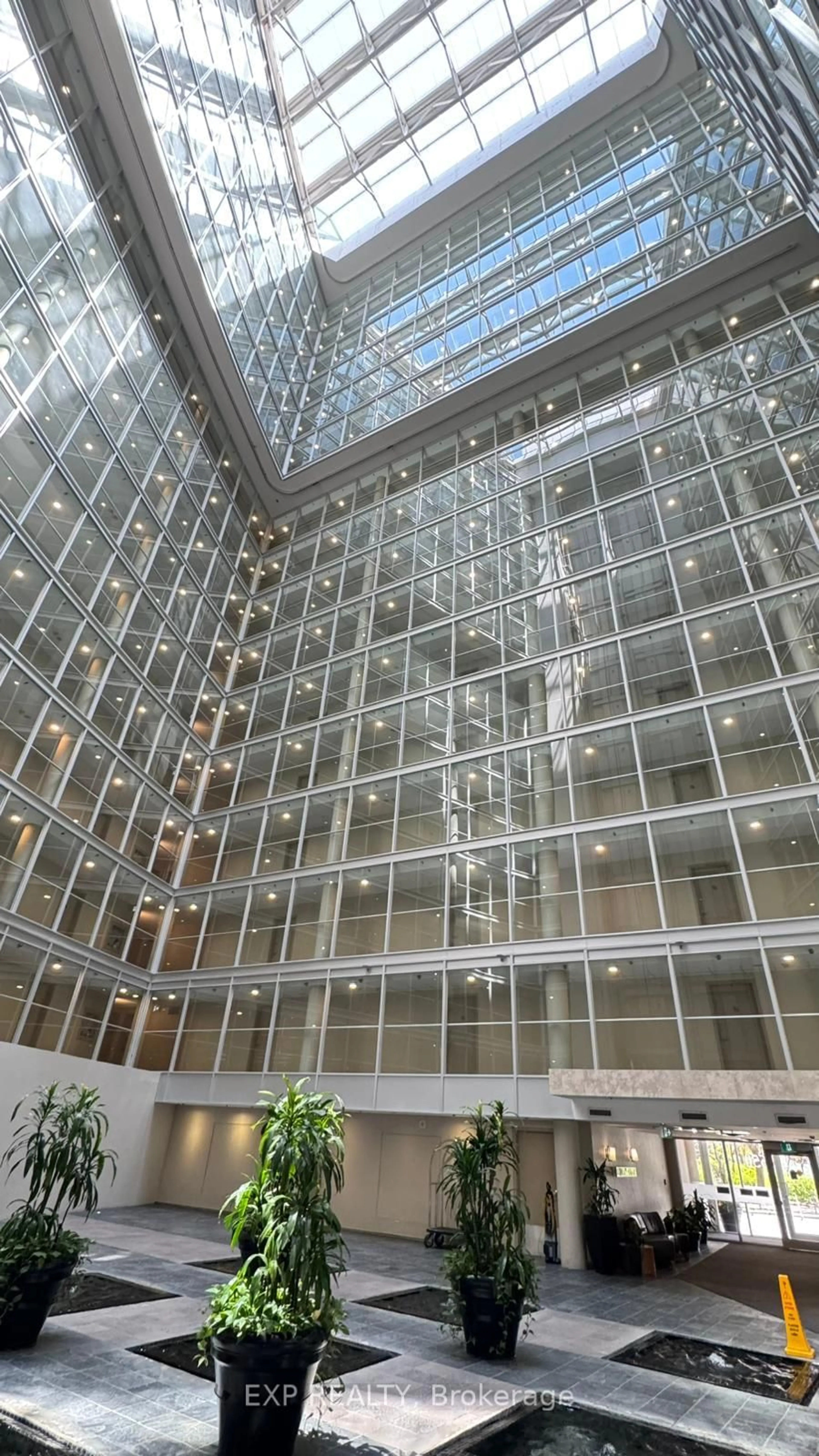 Indoor foyer for 650 Queens Quay #306, Toronto Ontario M5V 3N2