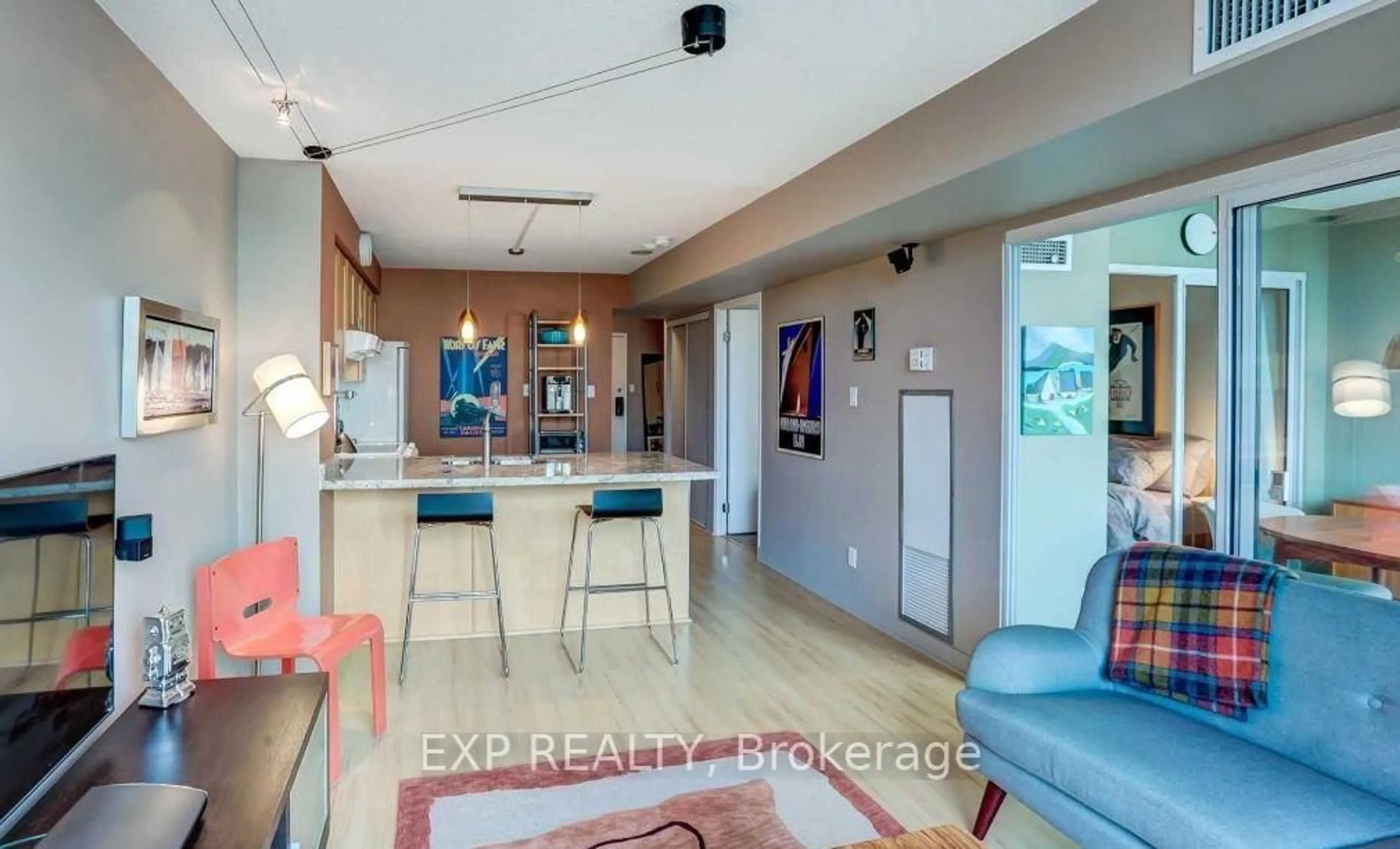 Unknown for 650 Queens Quay #306, Toronto Ontario M5V 3N2