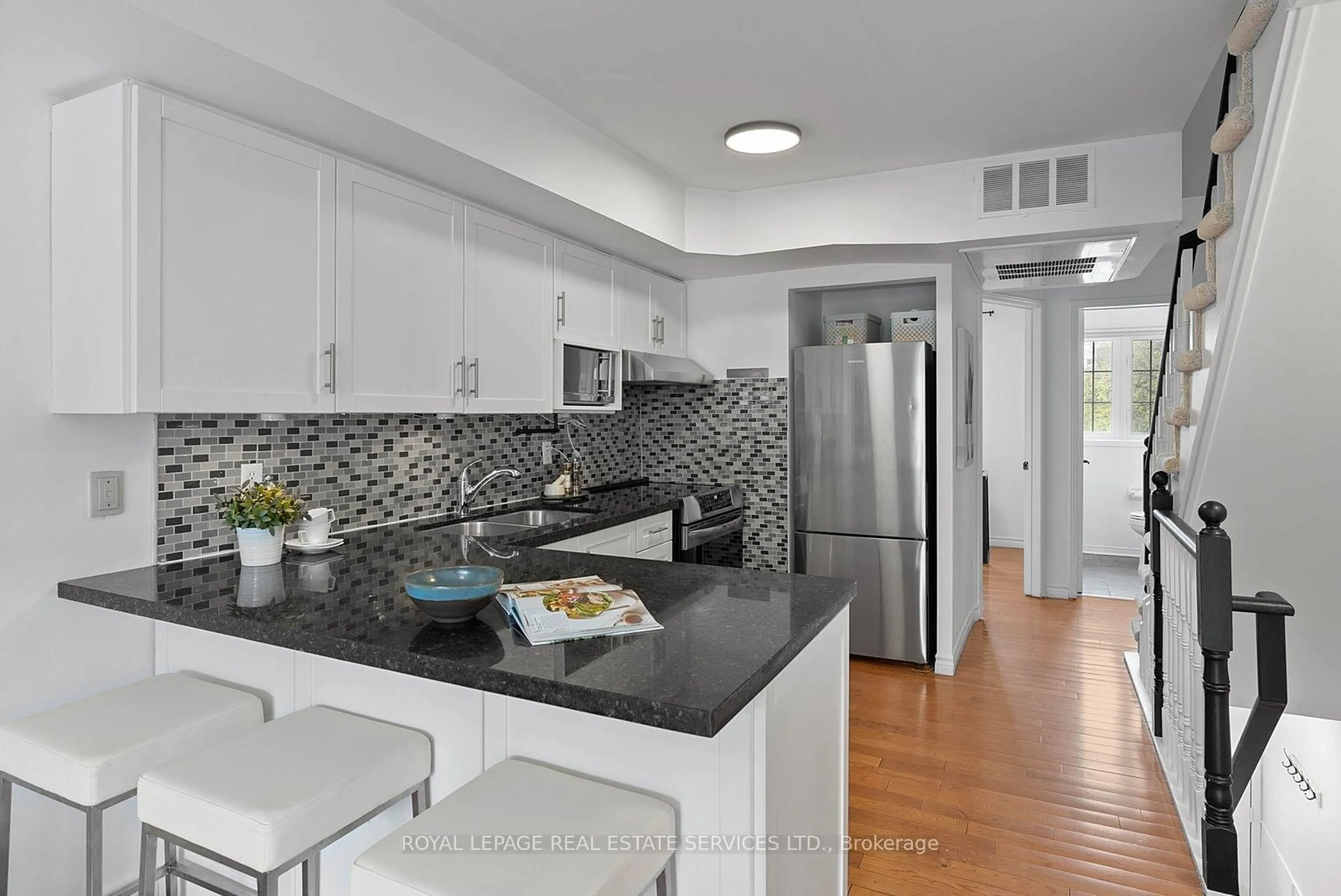 Unknown for 262 St Helens Ave #207, Toronto Ontario M6H 4A4