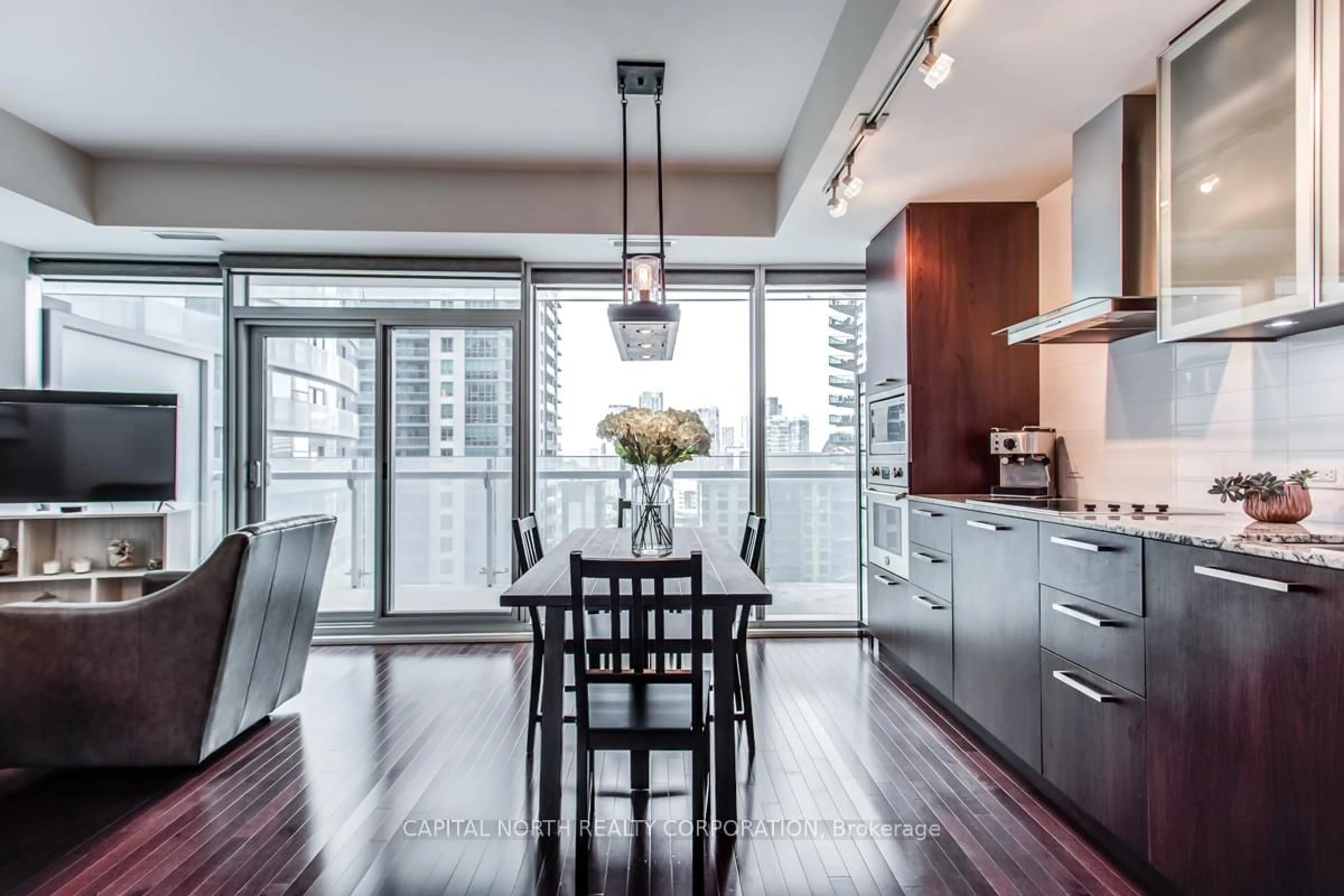 Contemporary kitchen, wood/laminate floor for 14 York St #1507, Toronto Ontario M5J 0B1