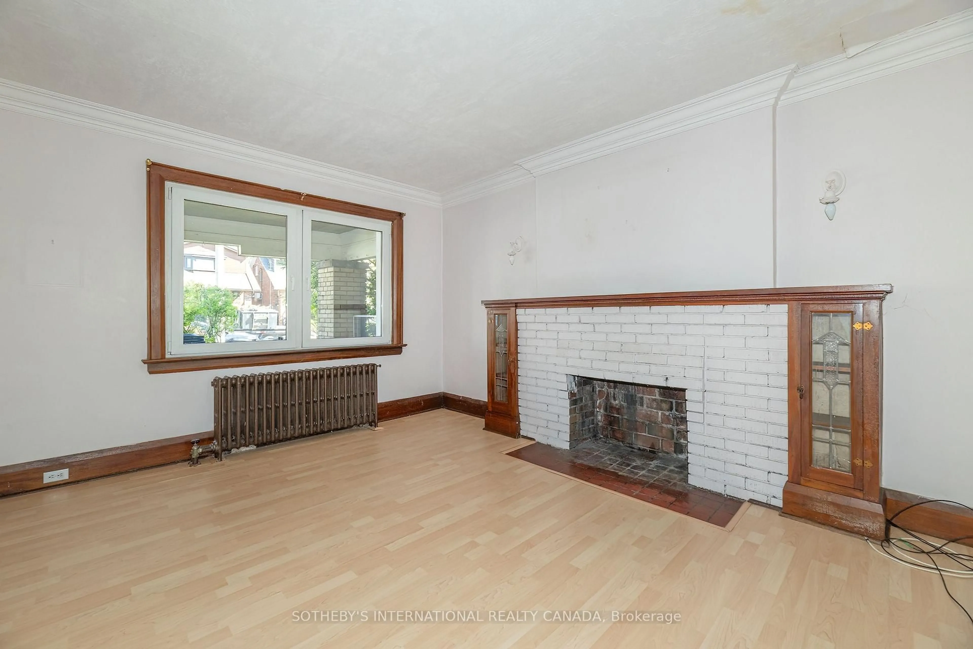 Living room with furniture, unknown for 275 St Clements Ave, Toronto Ontario M4R 1H3
