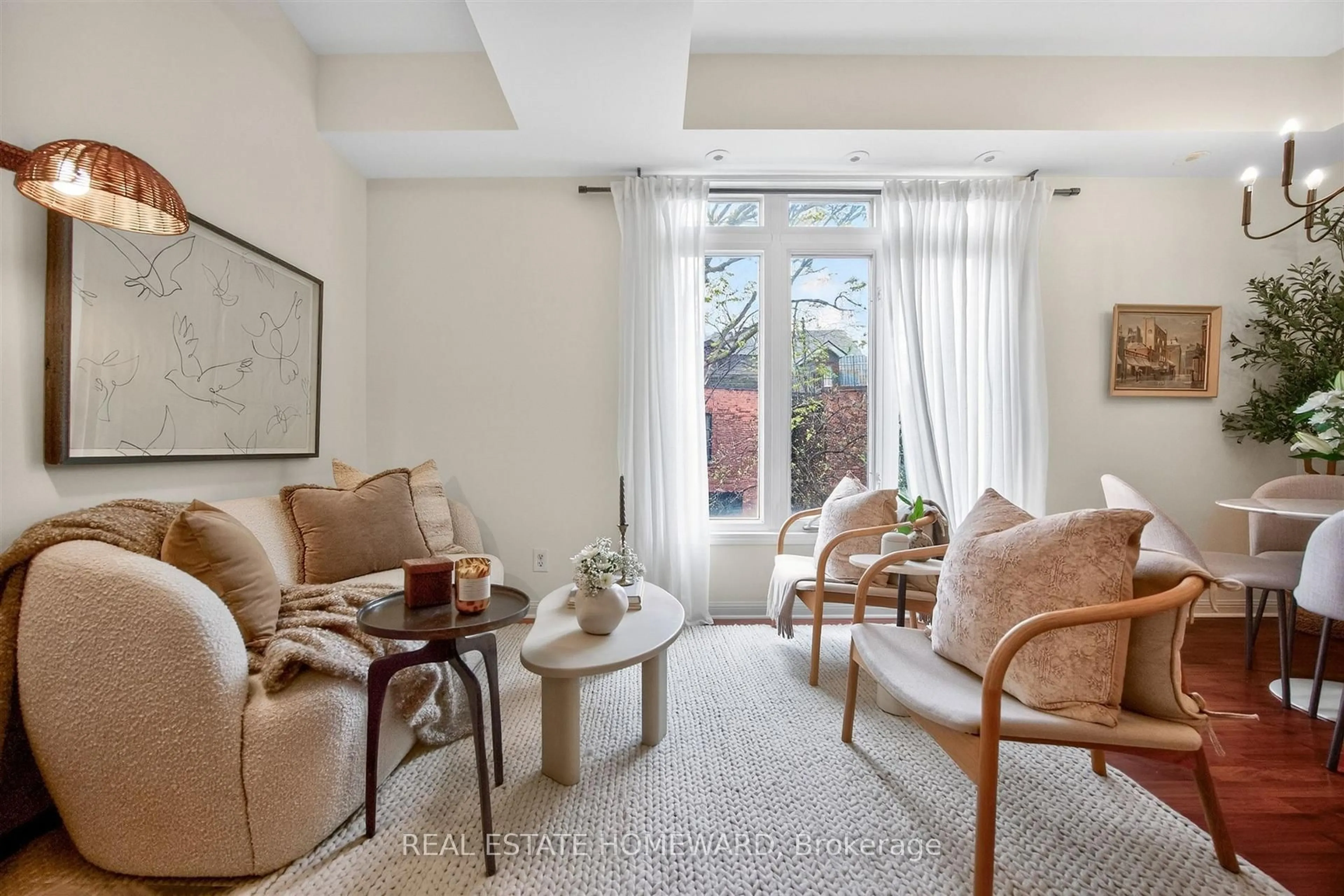 Living room with furniture, unknown for 88 Carr St #32, Toronto Ontario M5T 1B7