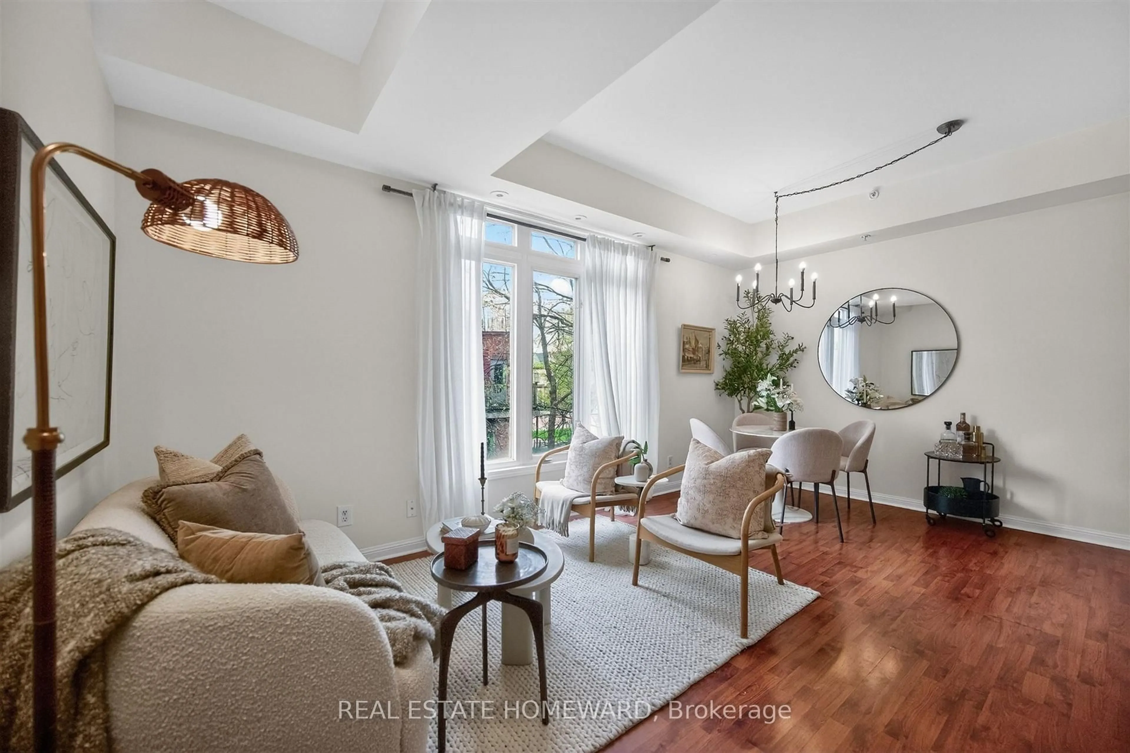 Living room with furniture, unknown for 88 Carr St #32, Toronto Ontario M5T 1B7